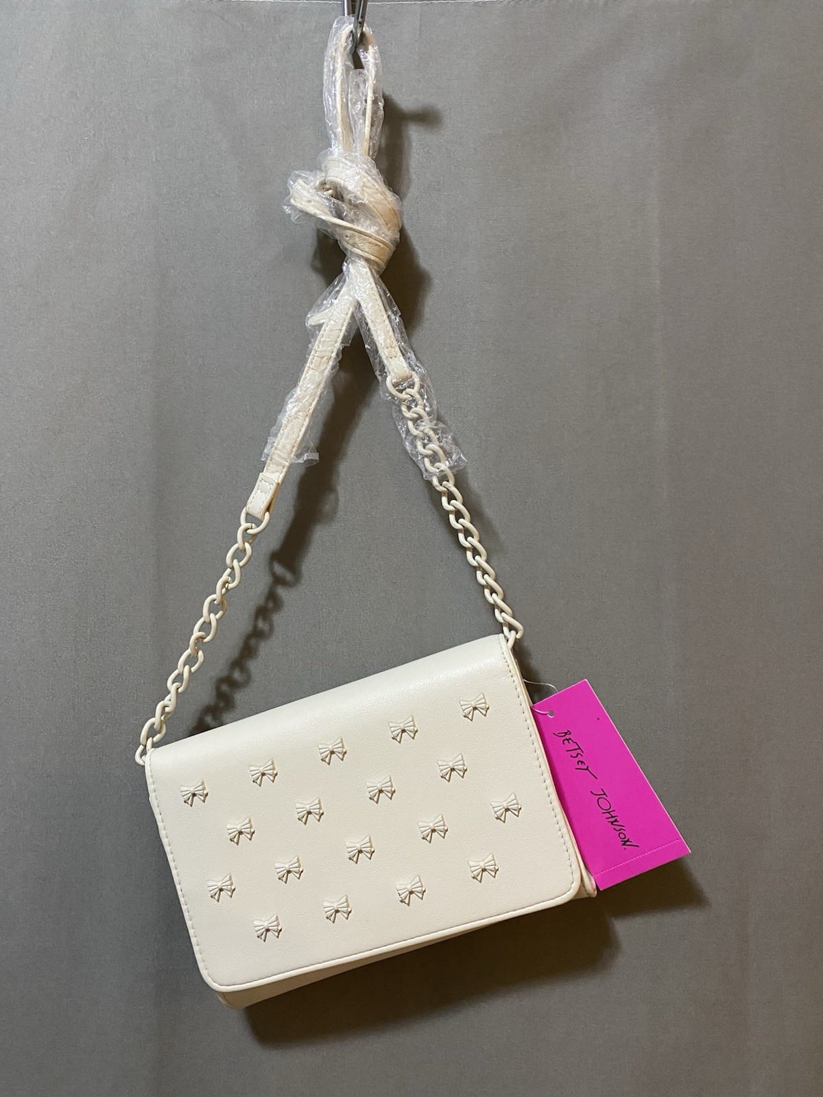 NWT Betsey Johnson XO SYBIL-Bows Studded Adjustable Crossbody Purse Bag Cream