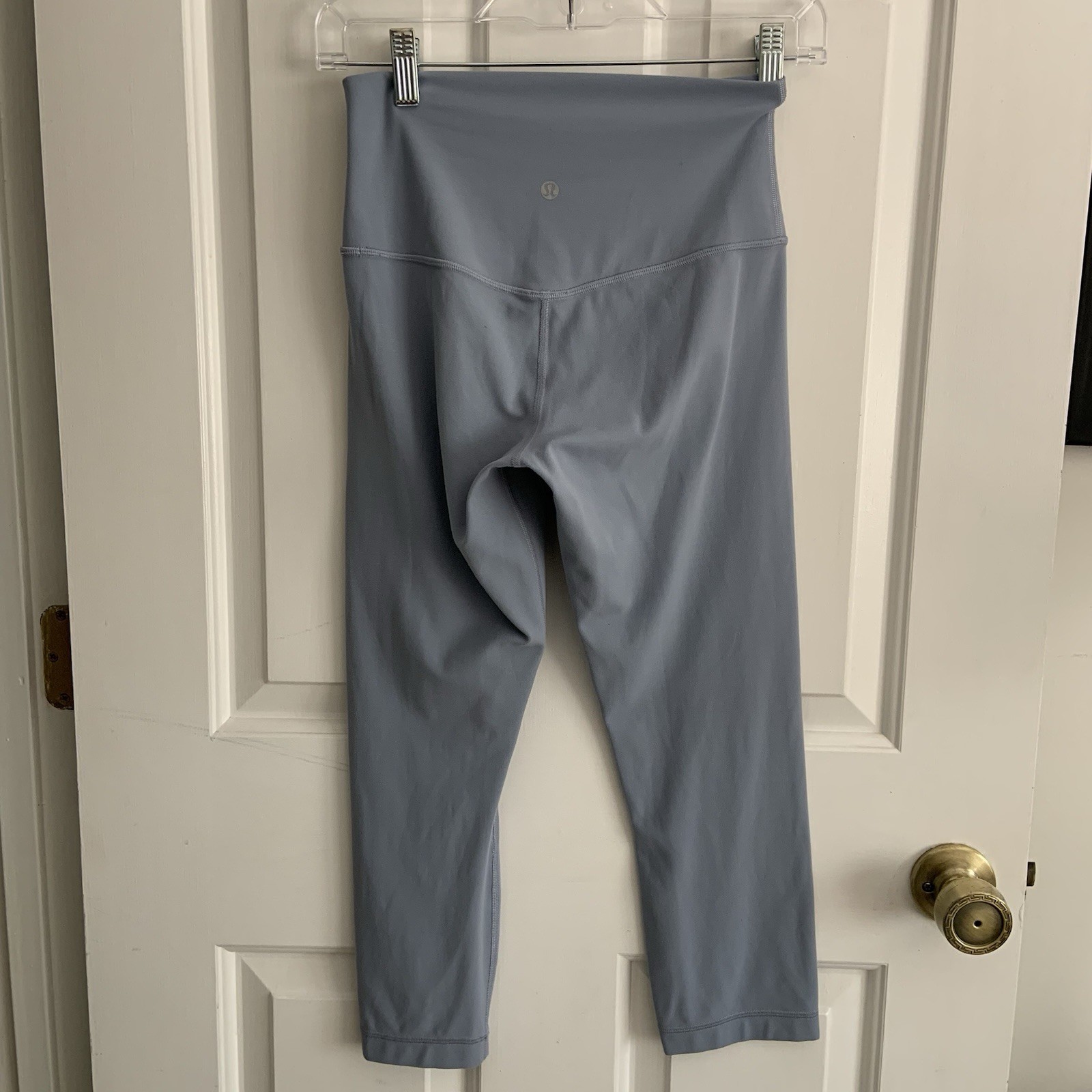 Lululemon Align Crop 21in Pants women sz 6 Light Chambray Blue EUC