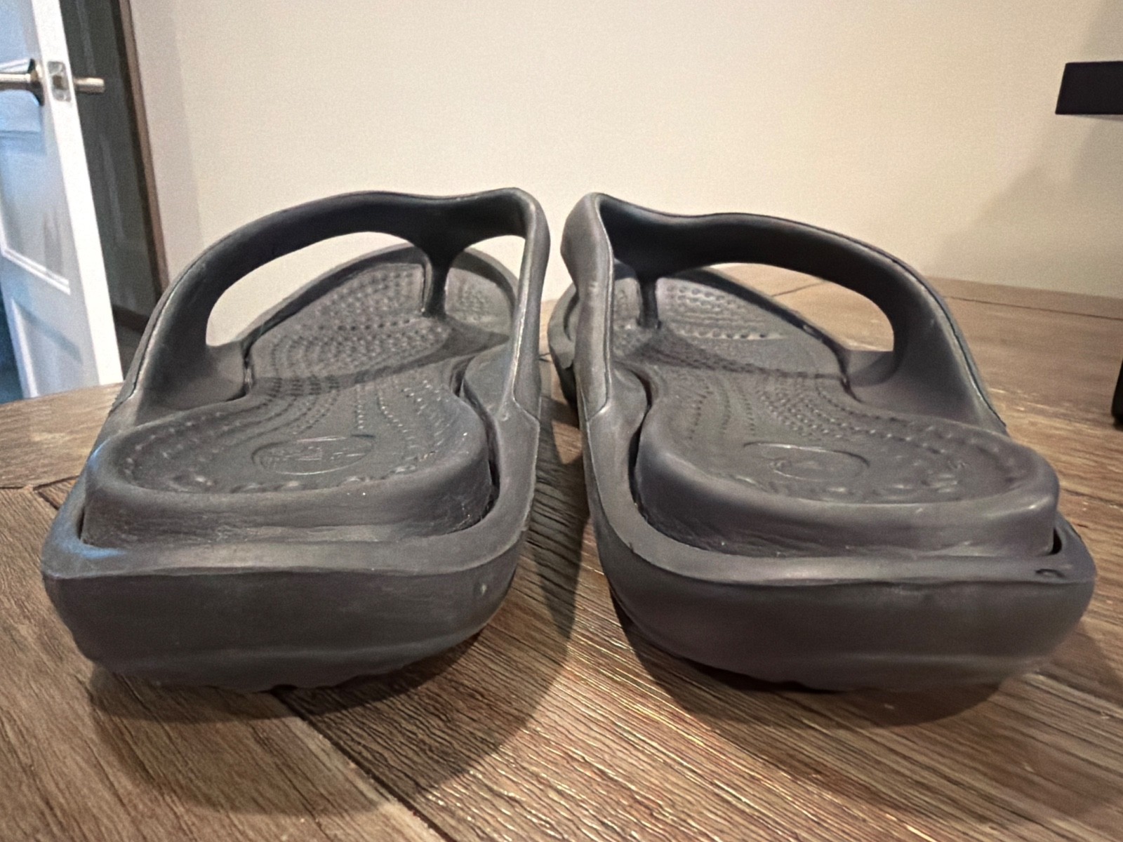 CROCS Black Athens Croslite Classic Flip Flops Comfort Thong Sandals M 10 W 12