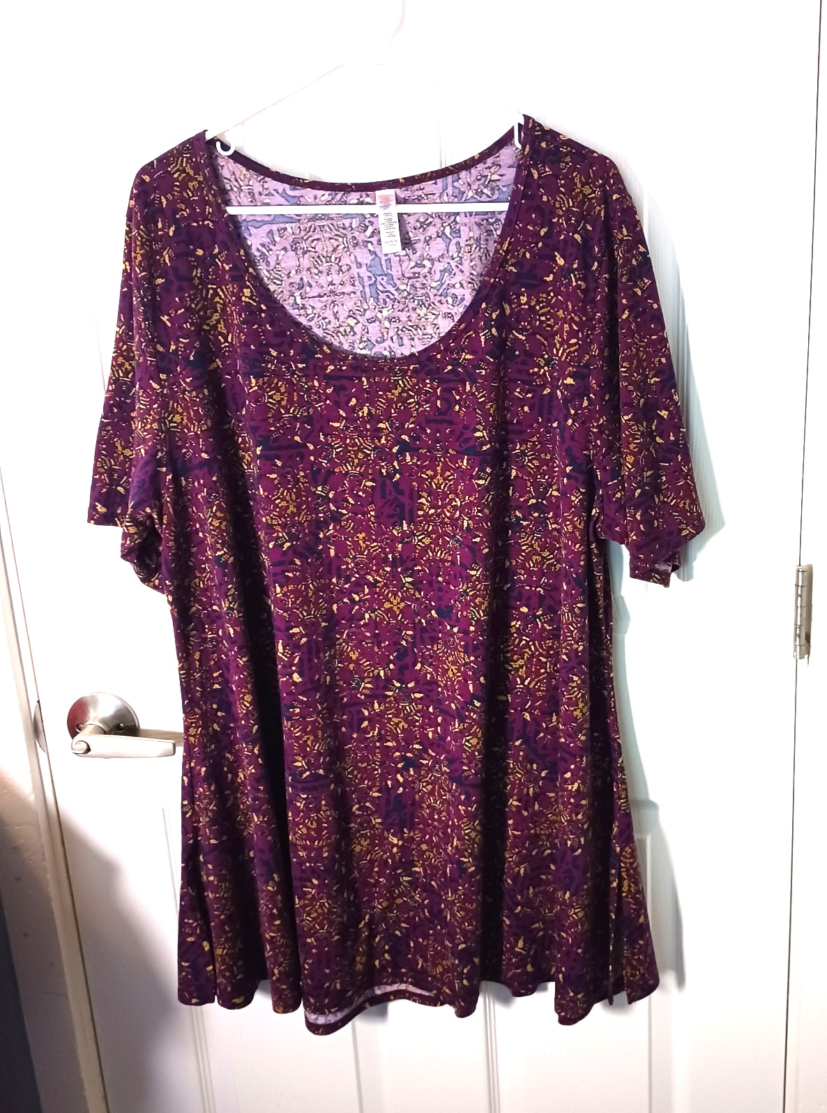 Lularoe Perfect T 3XL Plus Womens Hi-Low Hem Style Geometric Tunic Top