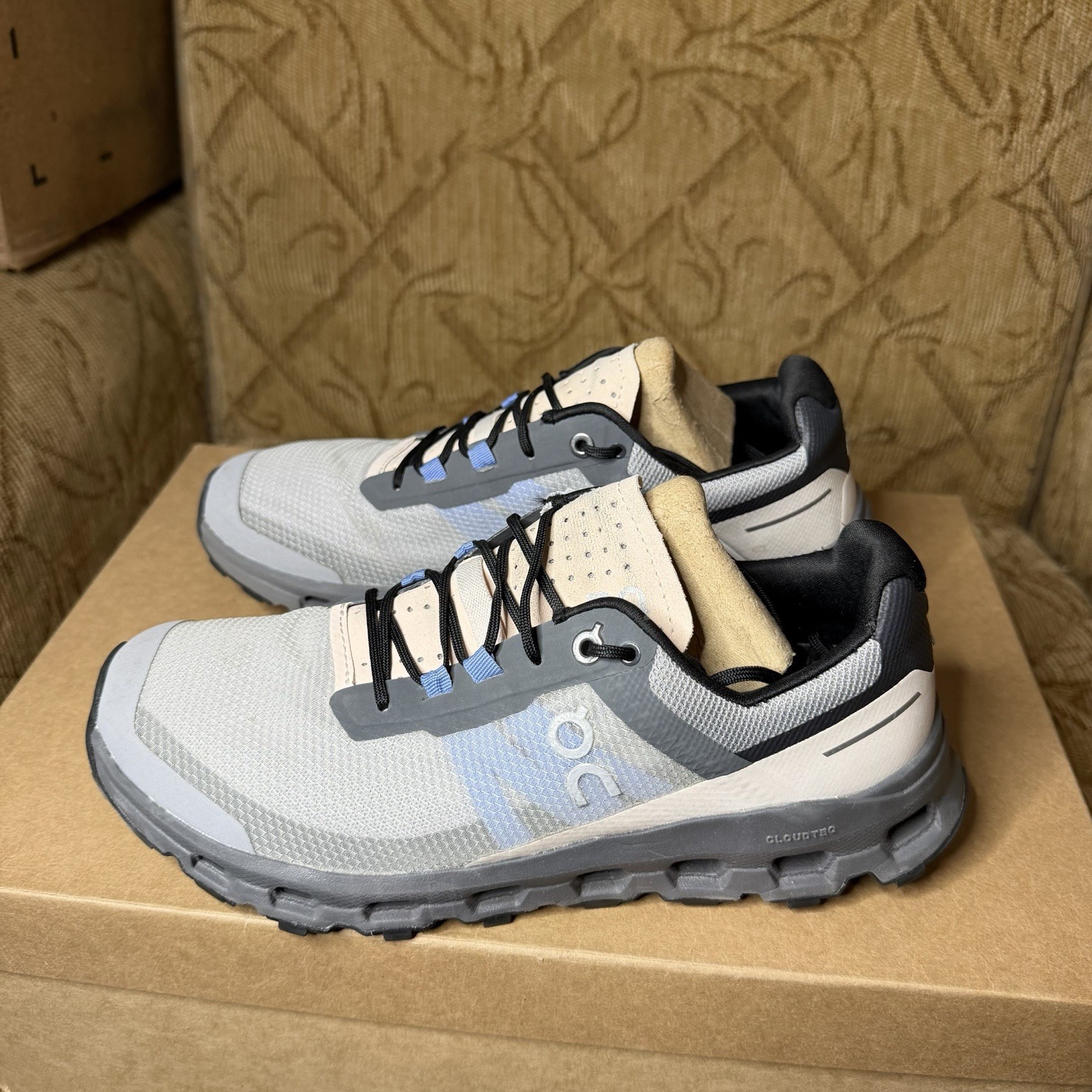 On Running Shoes Womens Size 7.5 Cloudvista Alloy Black Athletic Trail Sneakers