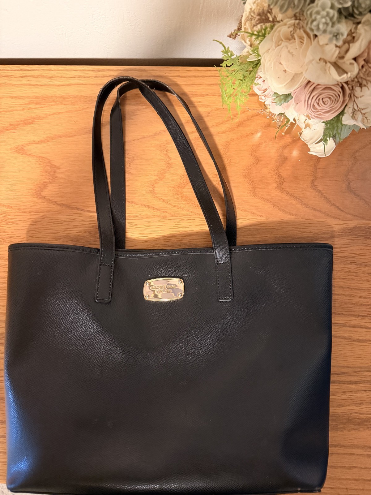 MICHAEL KORS Jet Black Leather Shoulder Bag Tote Purse