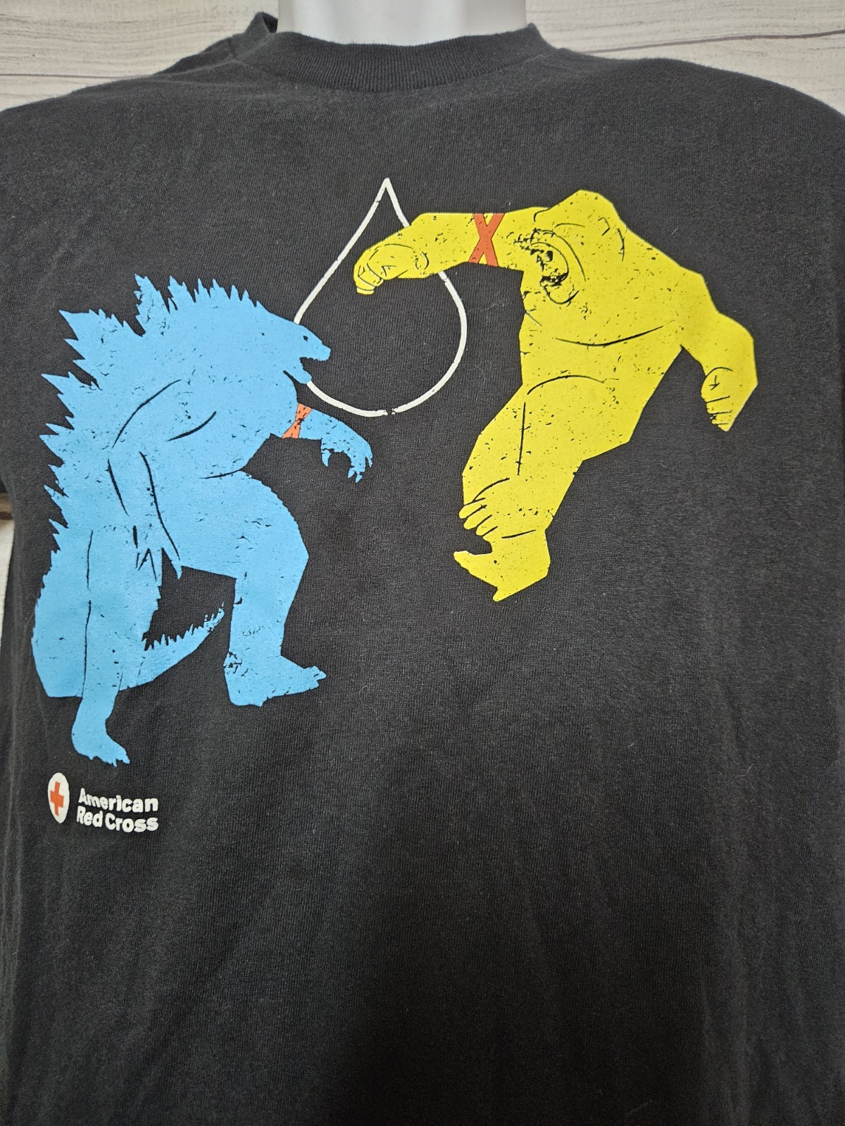 Godzilla vs King Kong New Empire American Red Cross Movie Promo T-shirt SMALL