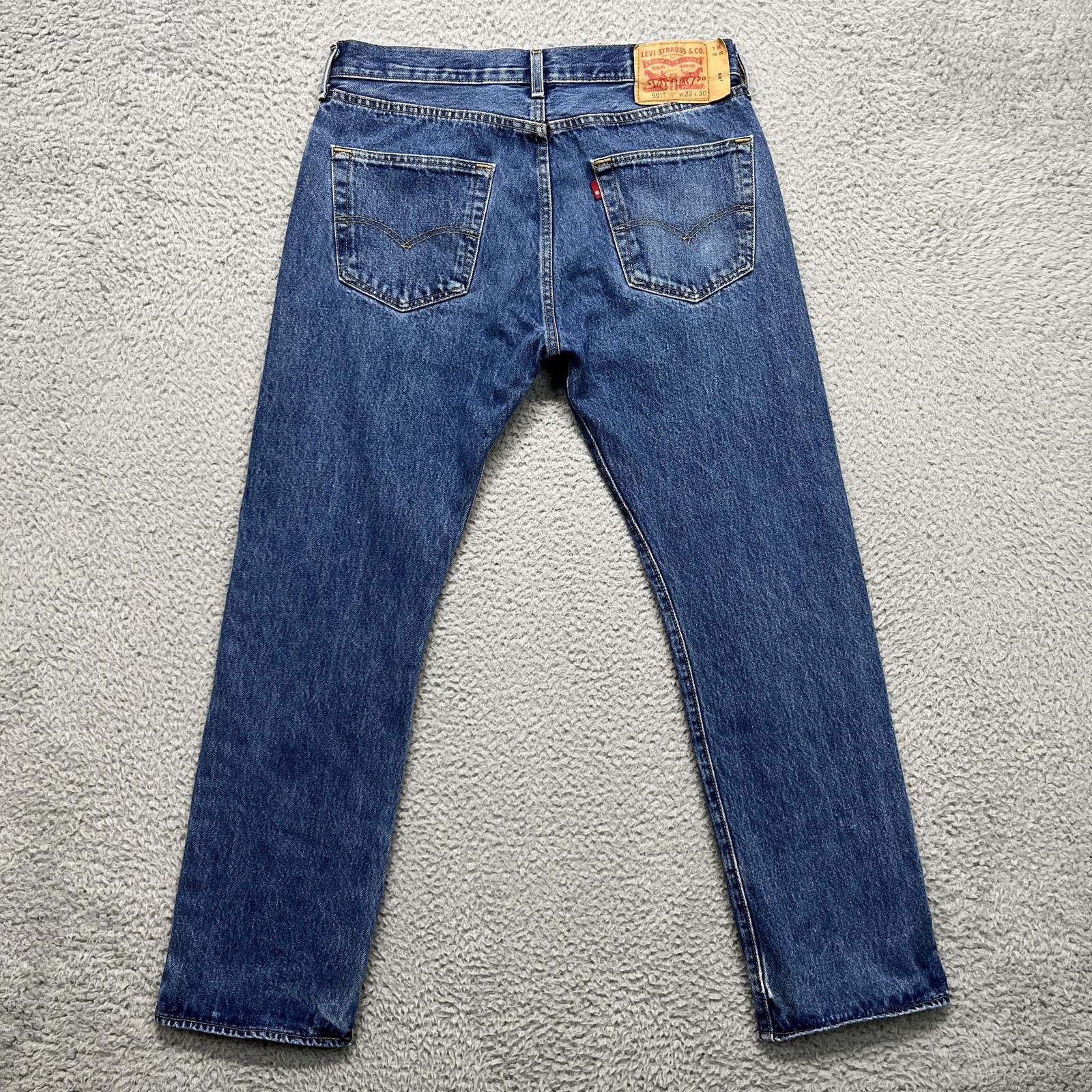 Levis 501 Jeans Mens 32×30 Blue Medium Wash Straight Leg Button Fly Denim