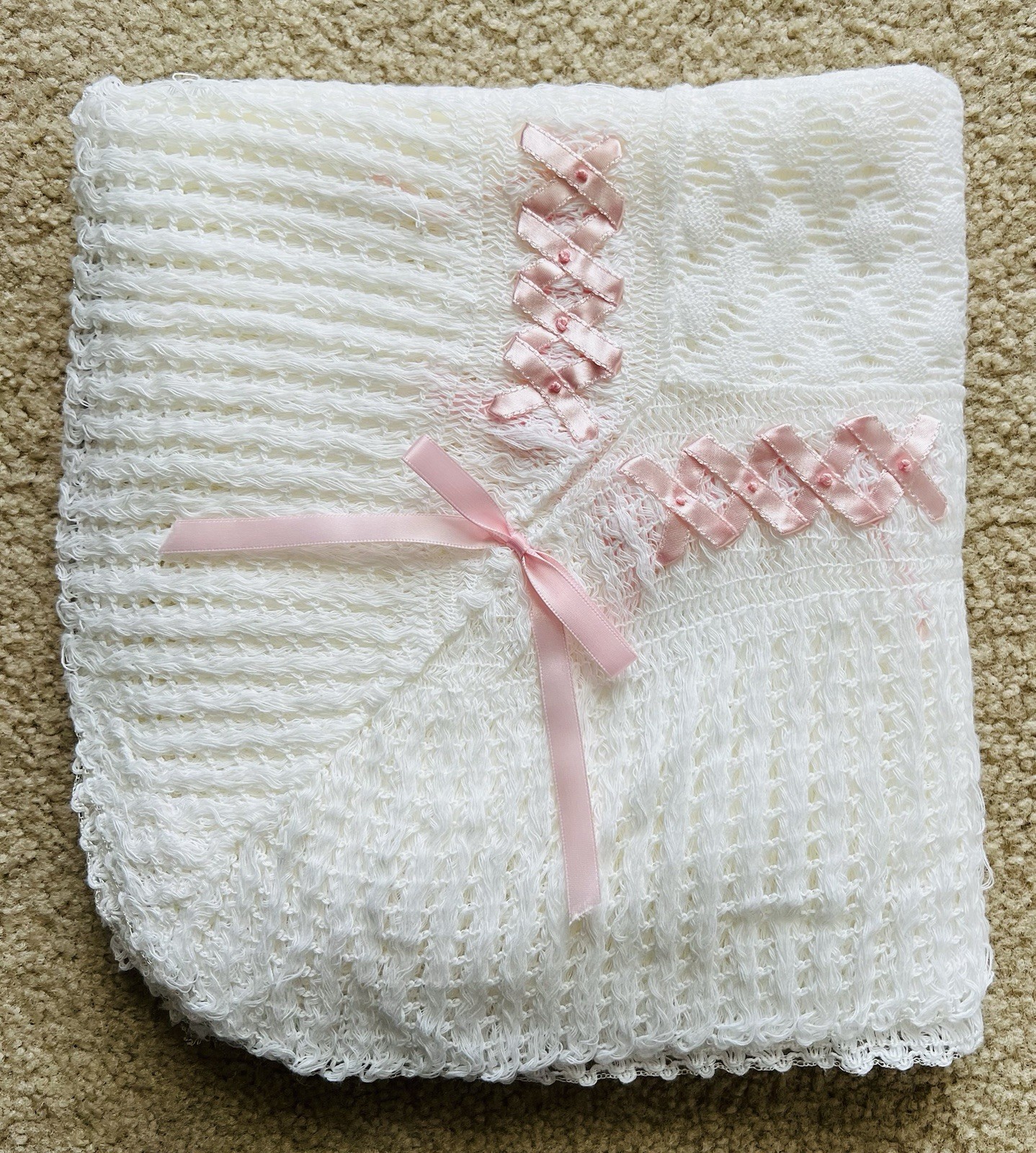 Vintage 50s JULIUS BERGER KNIT BABY BLANKET CHRISTENING SHAWL 40” X 40” WHITE