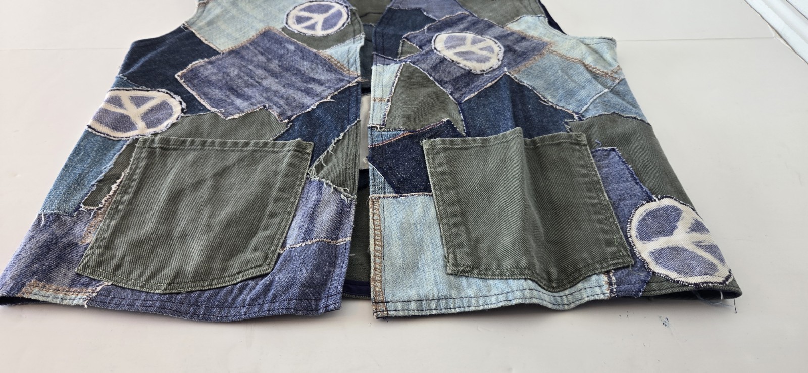 Vintage Denim Peace Sign Vest w/ Patches & Pockets *RARE* Frayed “Homemade” L
