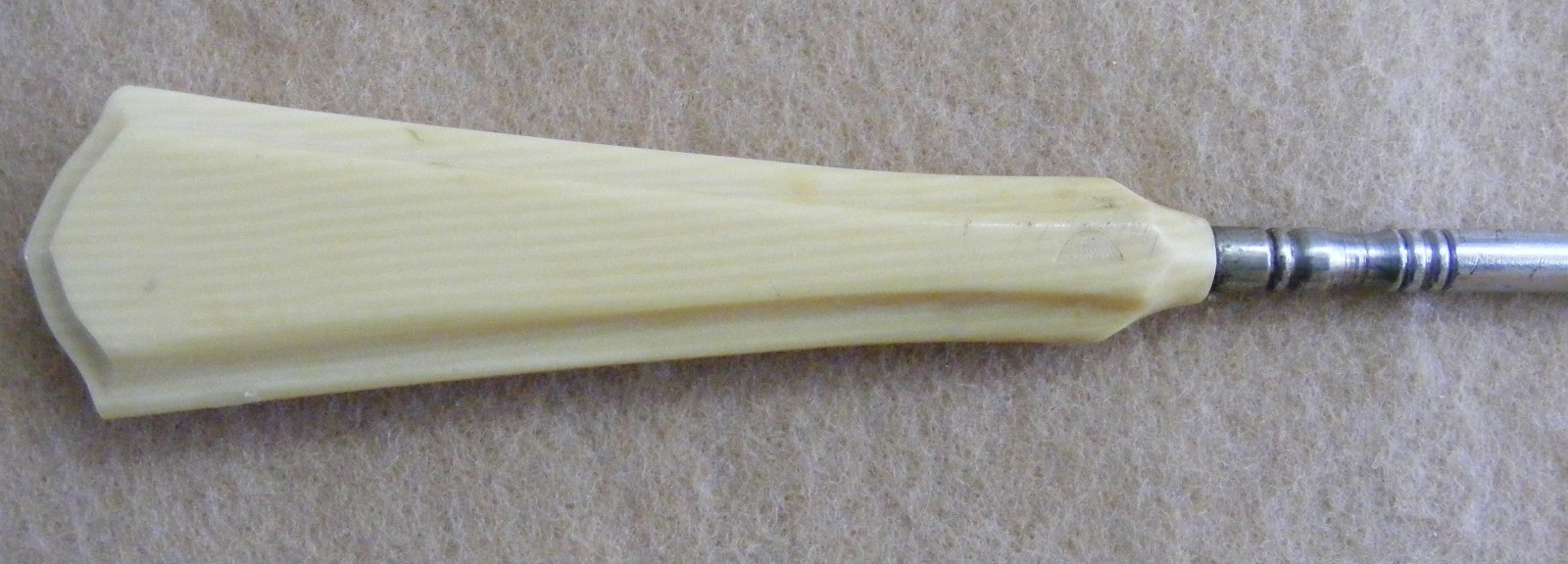 VINTAGE SHOE BUTTON HOOK IVORY HANDLE 7 1/2” LONG
