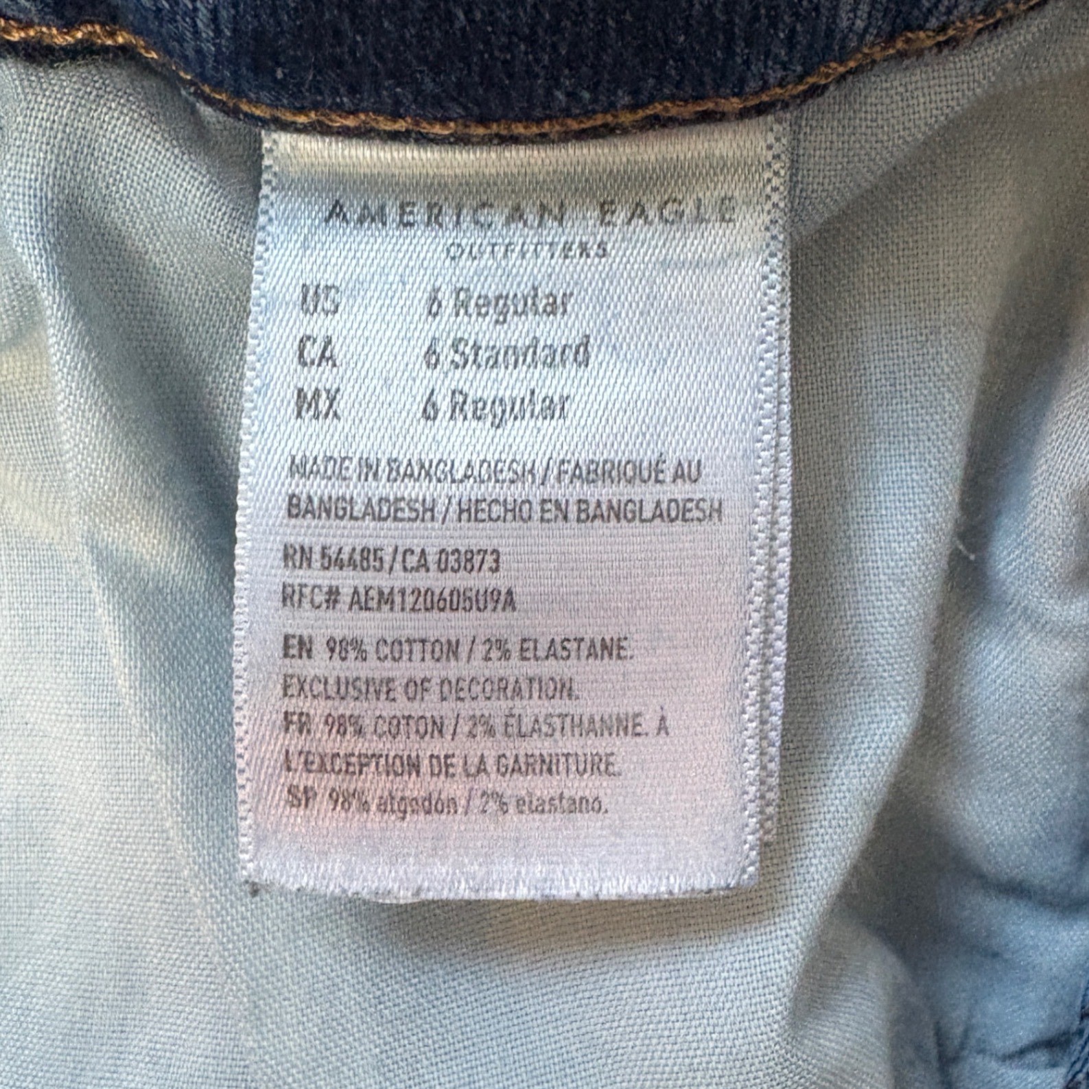 American Eagle Distressed Skinny Jegging Medium Wash Size 6 Stretch