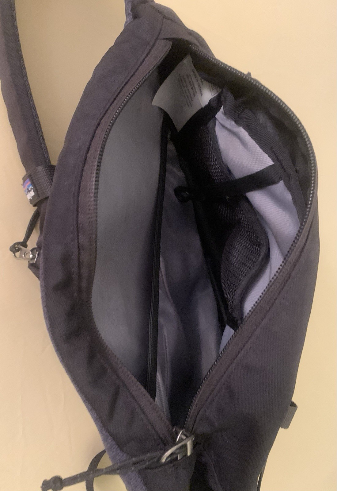 Patagonia Atom Sling Crossbody Bag 8L Black