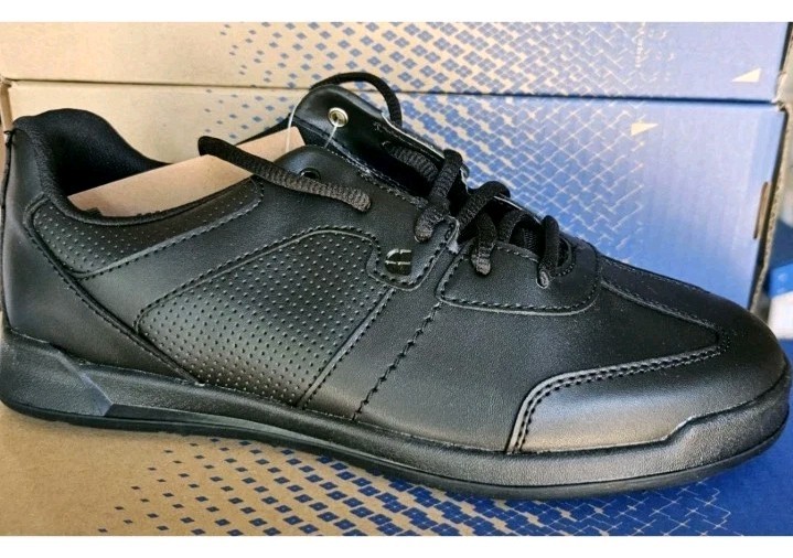 New In Box Shoes for Crews Freestyle II Men’s Size 8 Slip Resistant Work Shoes