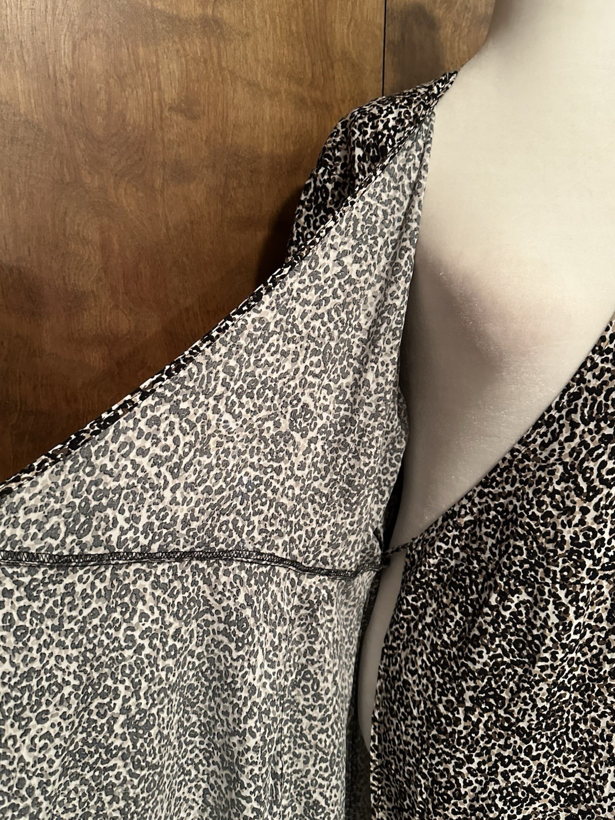 Old Navy Short Sleeve Fall Wrap Dress Womens L Black & Brown Animal Print Midi