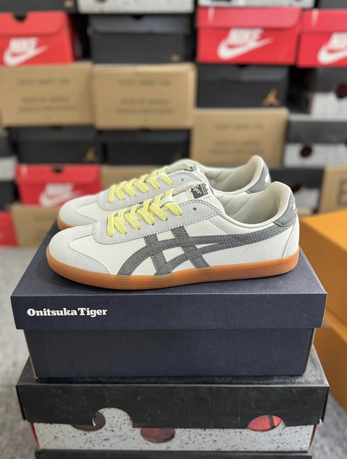 Onitsuka Tiger (Ghostown Tiger) Tokuten (Light Gray)