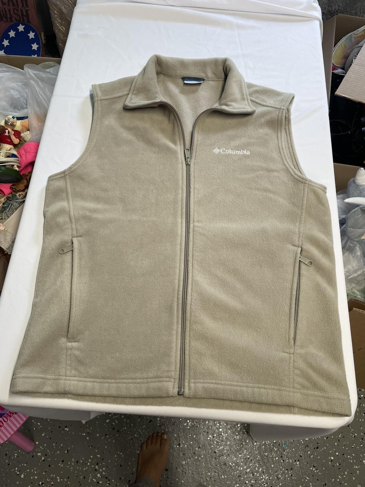Columbia Steens Mountain Fleece Vest Mens Medium Beige Full Zip Outdoor Logo