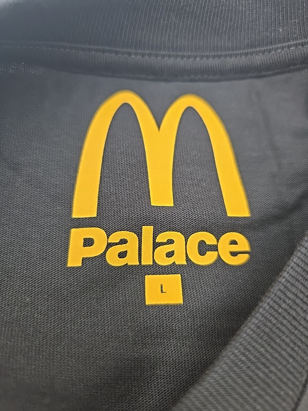 Palace x McDonald’s Logo T-shirt Skateboard size L Brand new Sealed