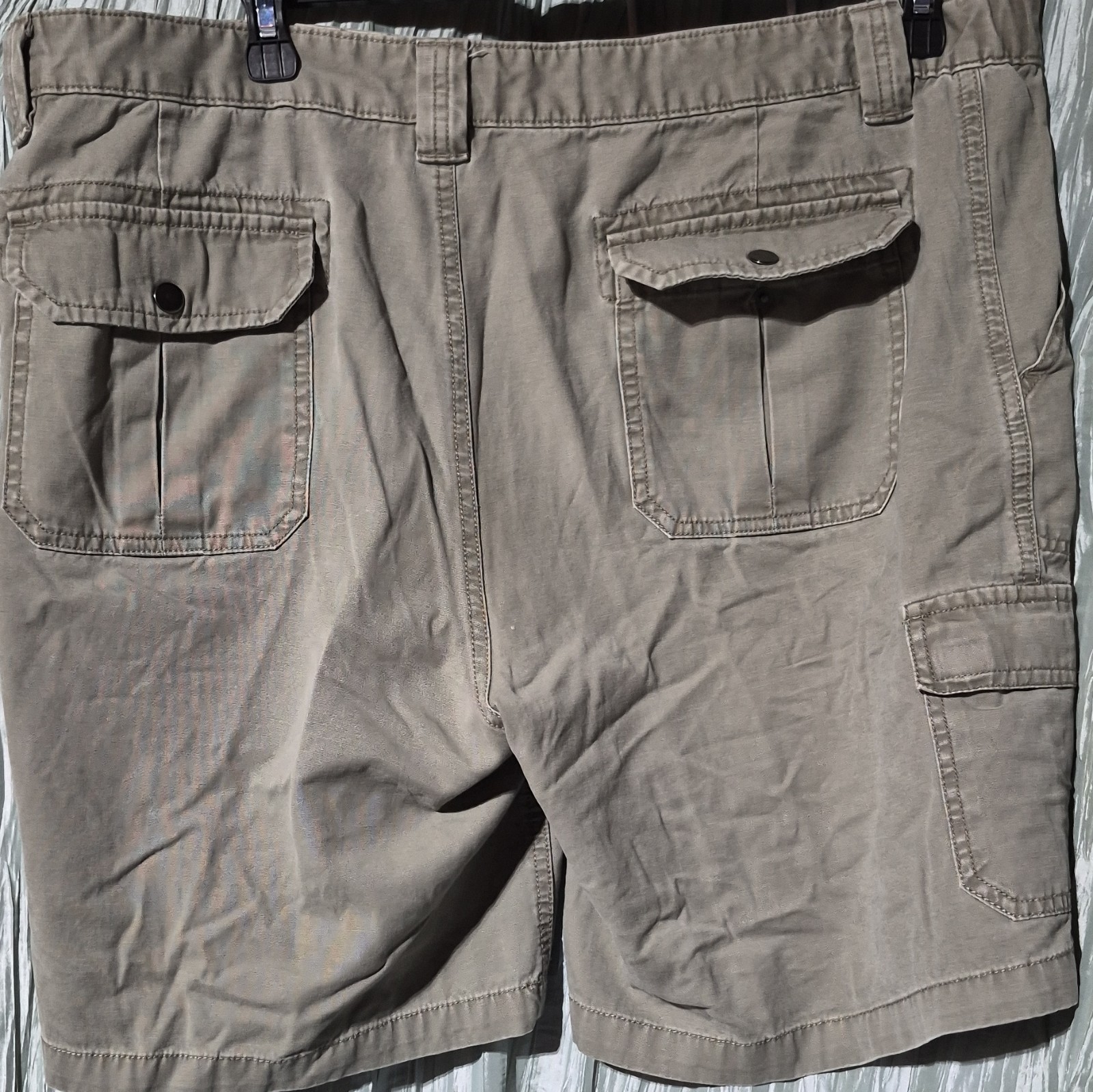 Men’s Beige Cargo Shorts Cotton Flat Front Solid Cargo Pockets Regular