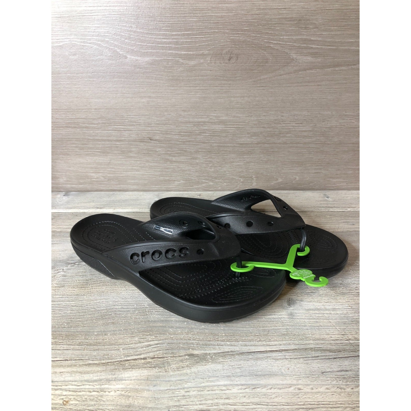 Crocs Women’s Baya Black Flip Flop w 11 m 9 Sandals