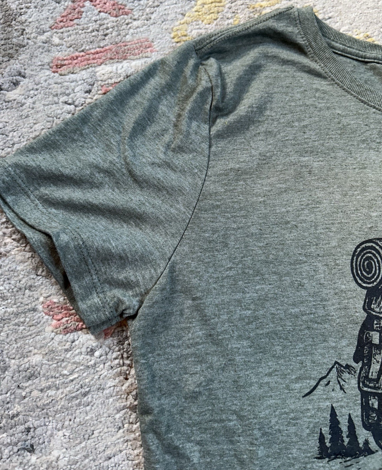 Cat Hiking / Backpacking / Camping Soft Olive Green Graphic T Shirt Women’s M
