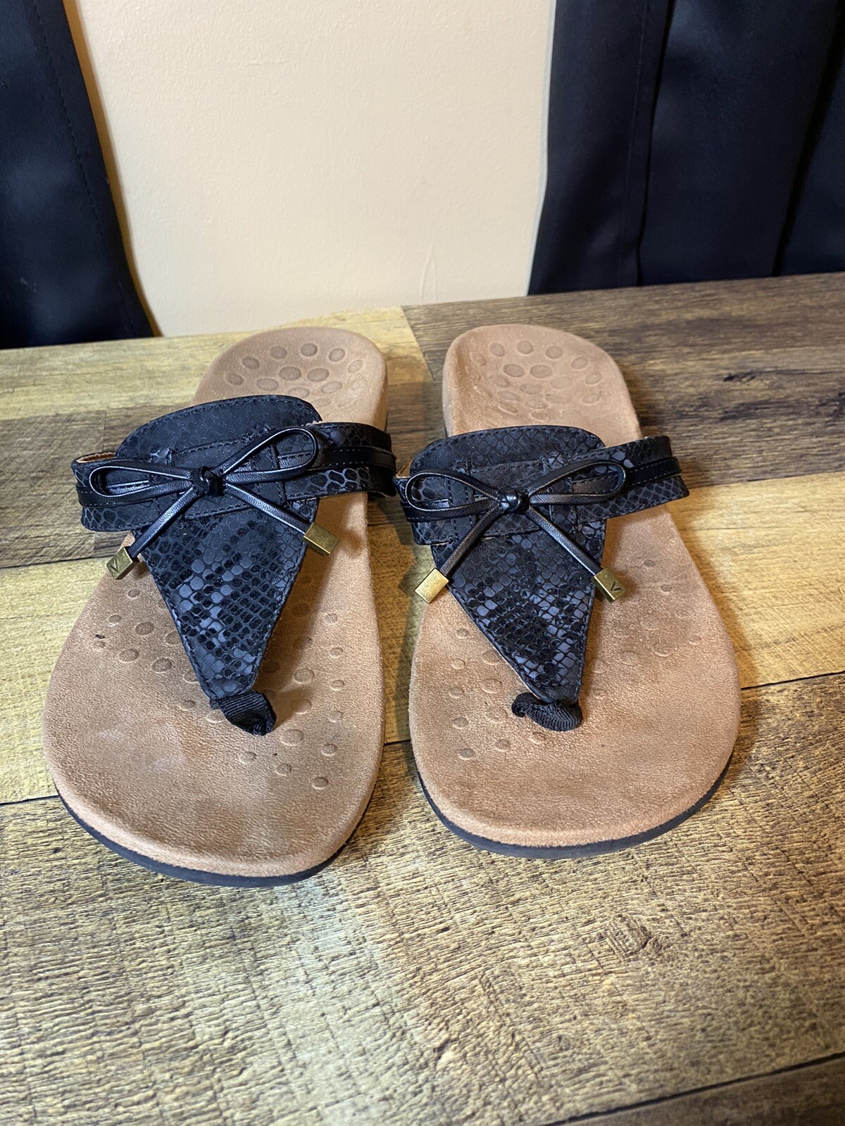 Vionic Amaya Black Snake Print Leather Thong Sandals Sz 11 Wide Cushioned Slip O