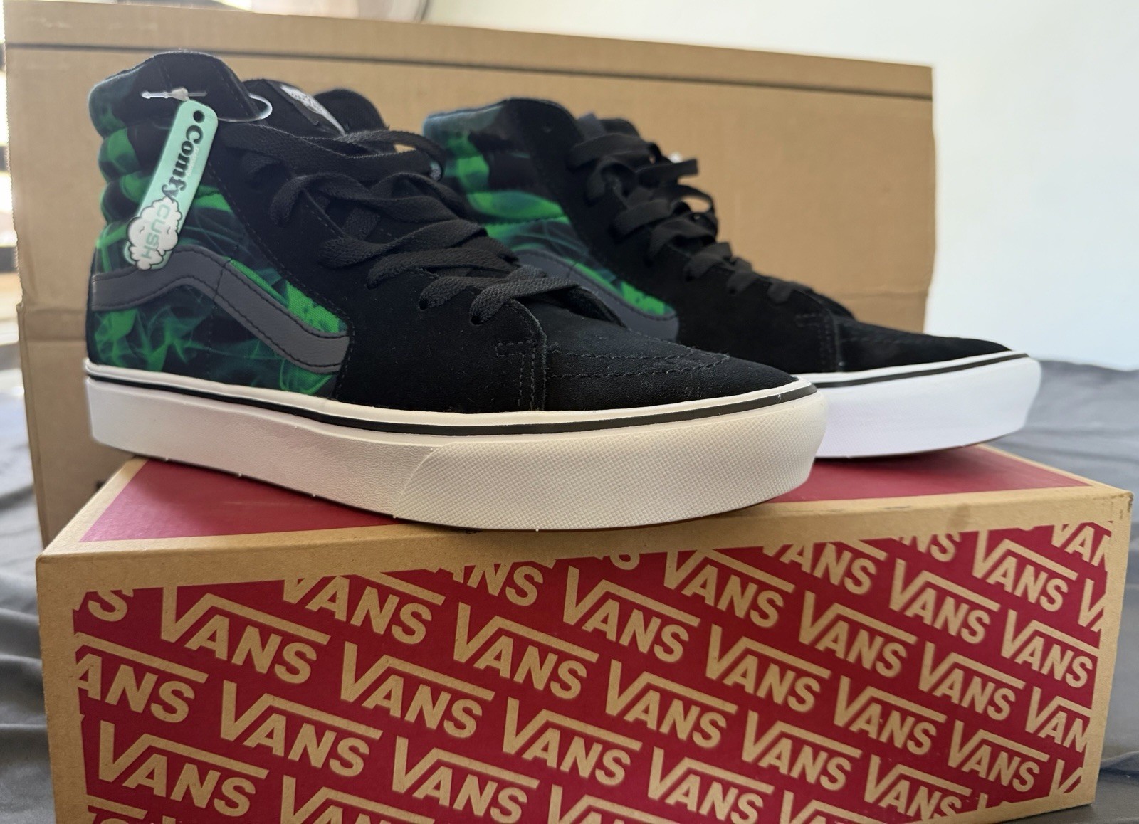VANS ComfyCush Sk8-Hi After Dark Black/Green High-Top Suede Lace-Up VN0A7TNOYJ7