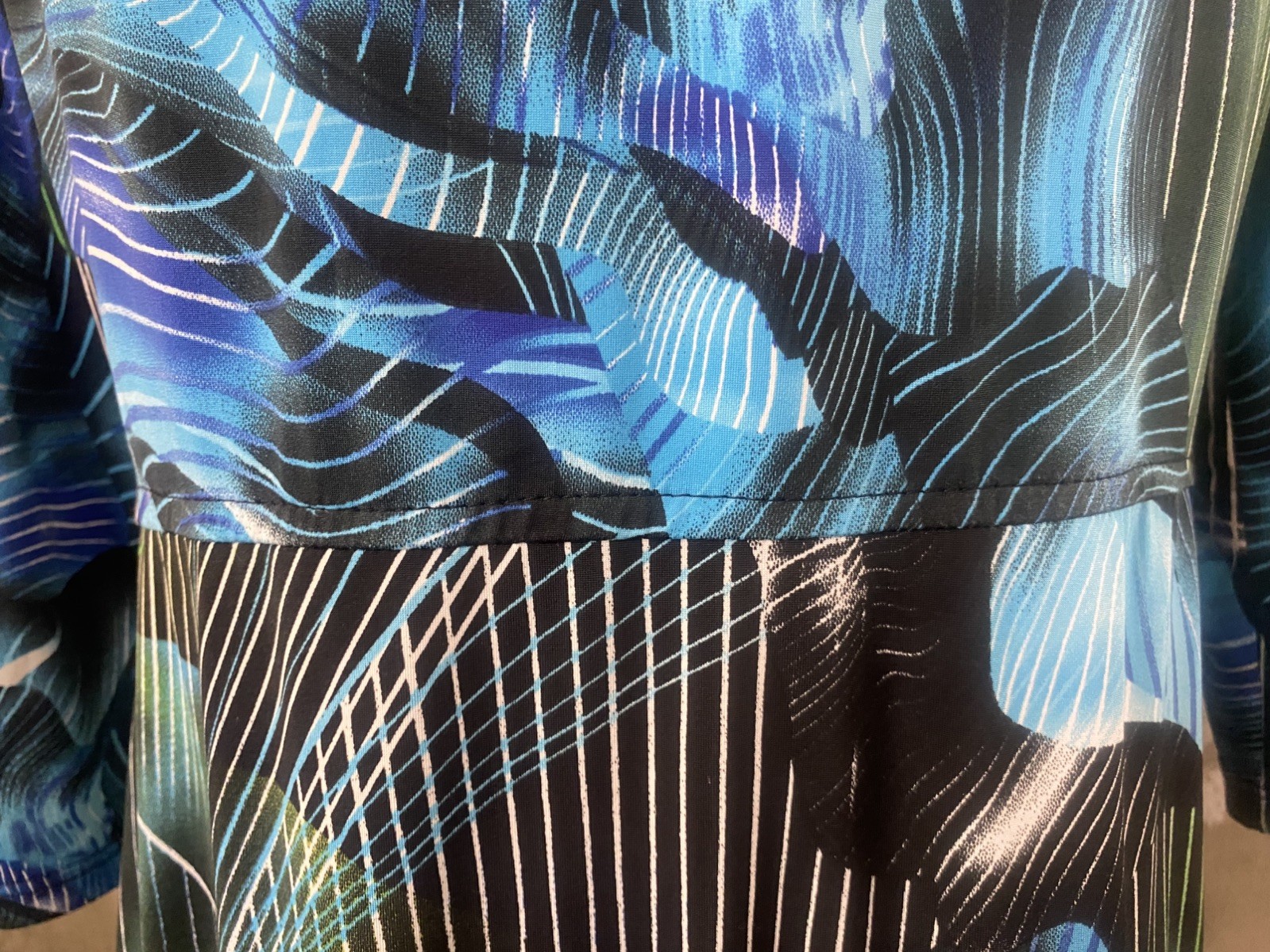 FRANK LYMAN DESIGN Blue Black Artsy Open Front Sharkbite Cardigan Sweater Top 12