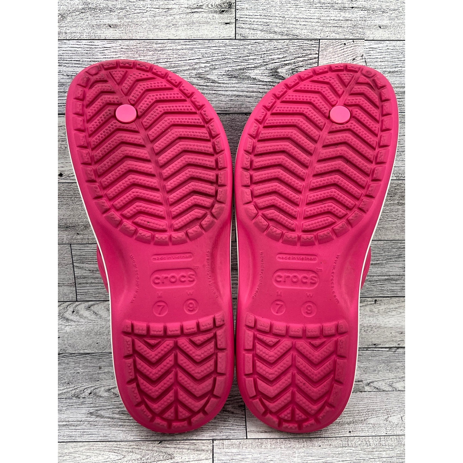 Crocs Kadee II Flip Flops Women’s Pink Size 7/8 Comfortable Beach Sandals