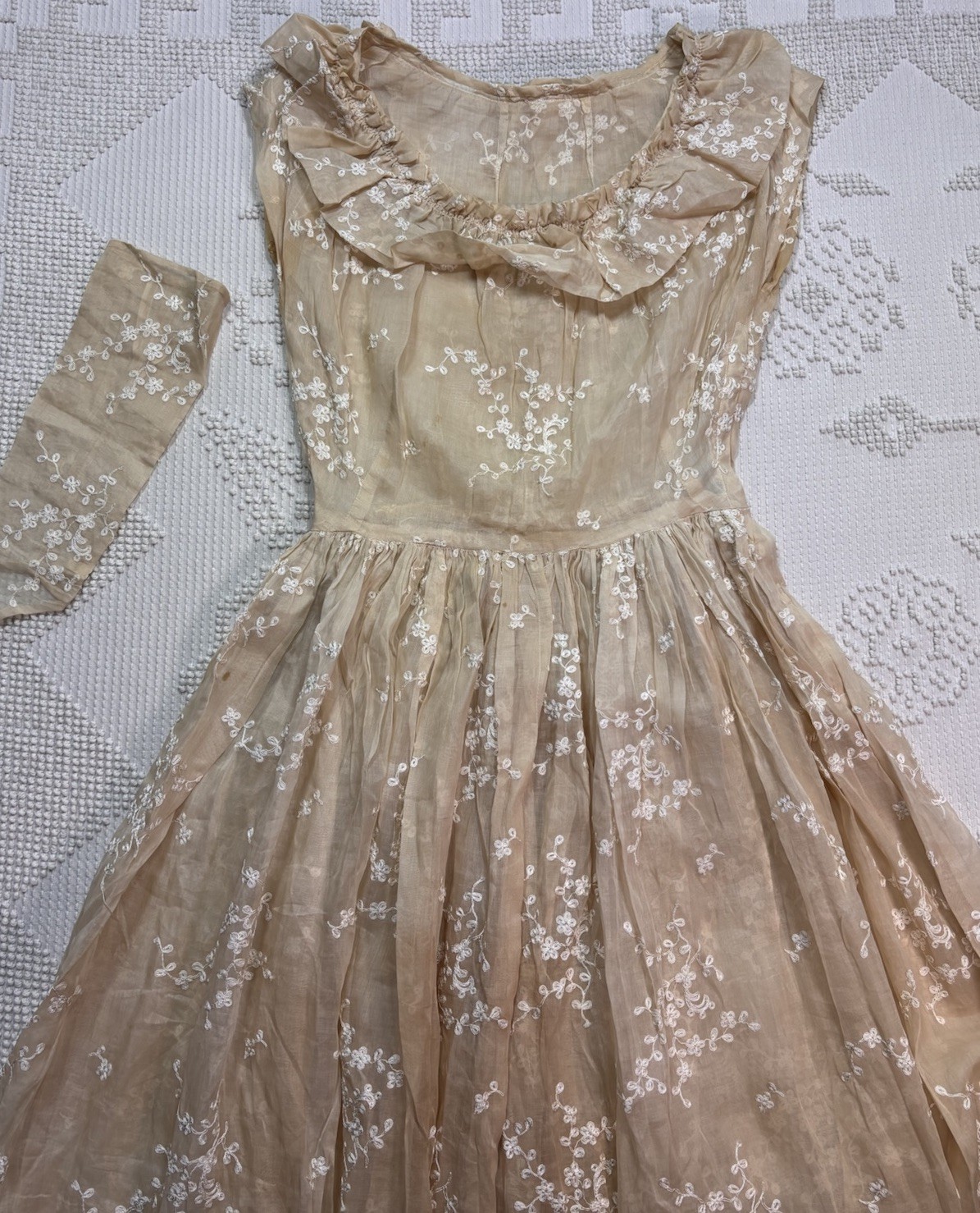 Post 1930s Sheer Organdy Party Dress Formal Embroidered Tea Gown Talon Side Zip