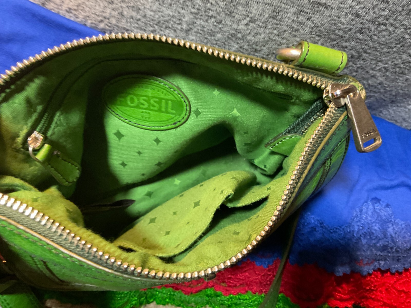 Fossil Marlowe Kelly Green Pebble Leather Credit Card Turn Lock Zip Crossbody