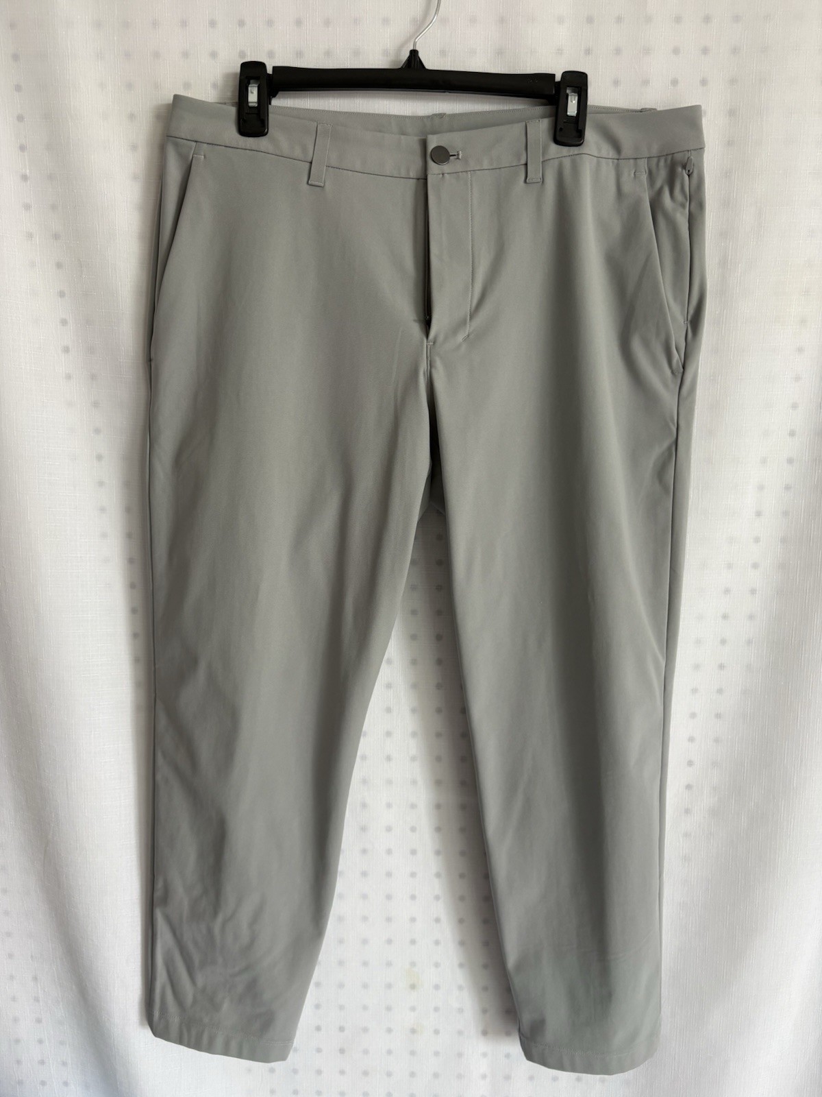 Lululemon Men’s Gray Slim Tapered Flat Front Pants Stretch Pockets Waist 35
