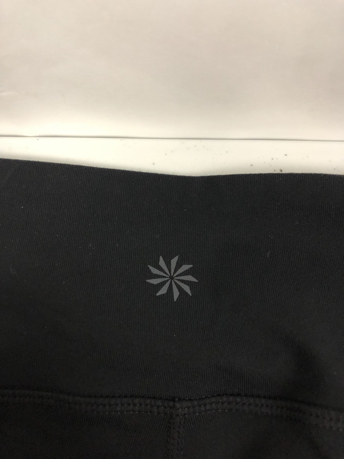 Athleta XS Capri Yoga Black Supplex Nylon Lycra Unique Design Rare EUC
