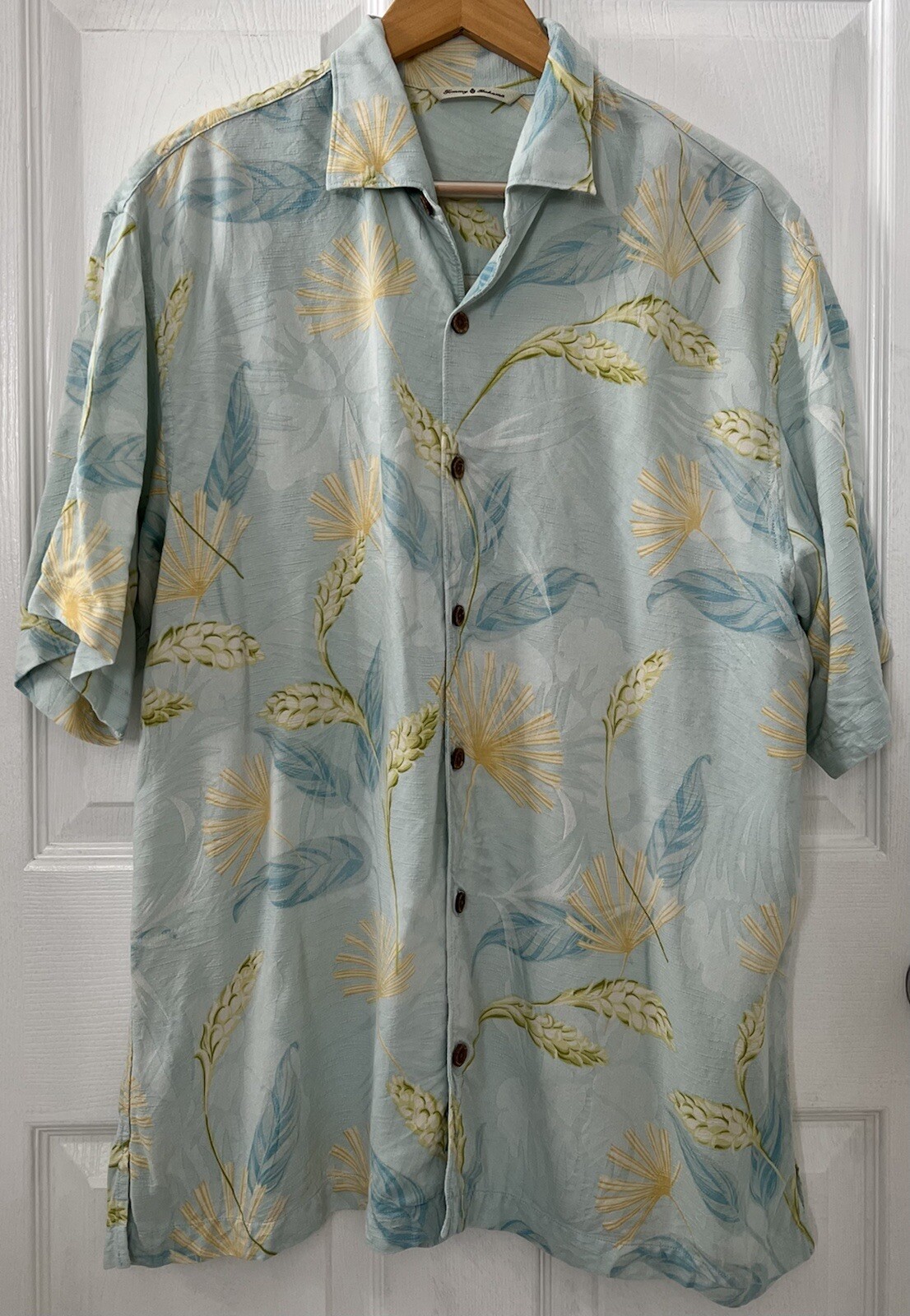 Tommy Bahama Mens Hawaiian Large L Short Sleeve Silk Rayon from Bamboo Blend EUC