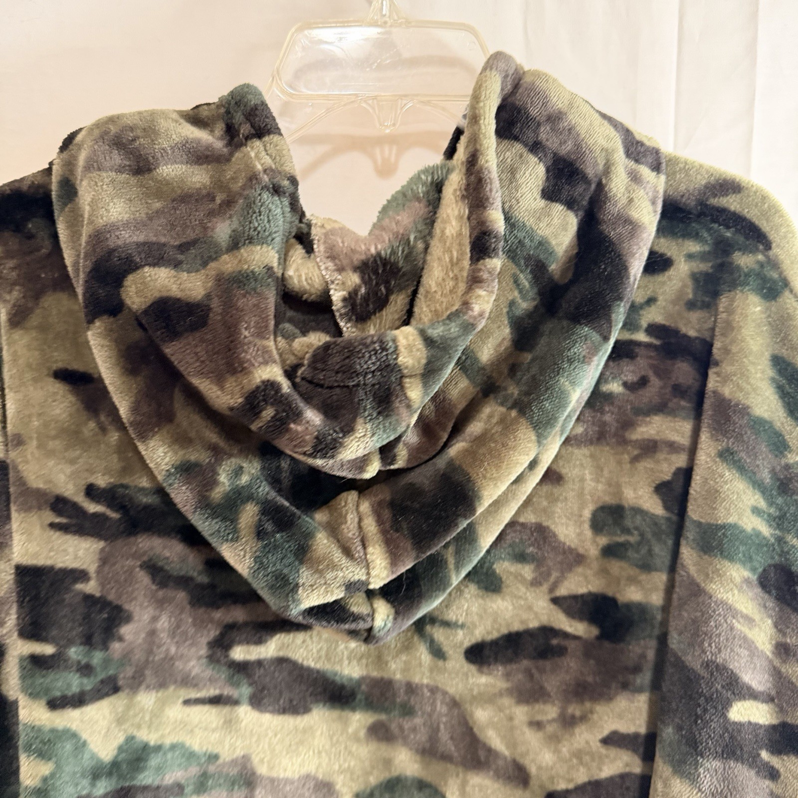 The Comfy Unisex Fleece Camouflage Pullover Shirt Blanket Hoodie
