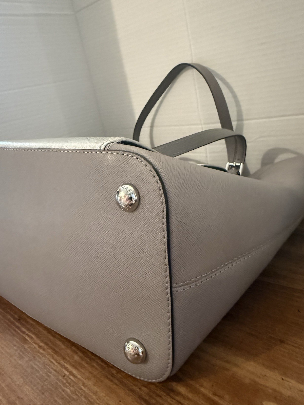 Michael Kors Pearl Grey Leather Jet Set Large Multi Function Pocket Tote Bag