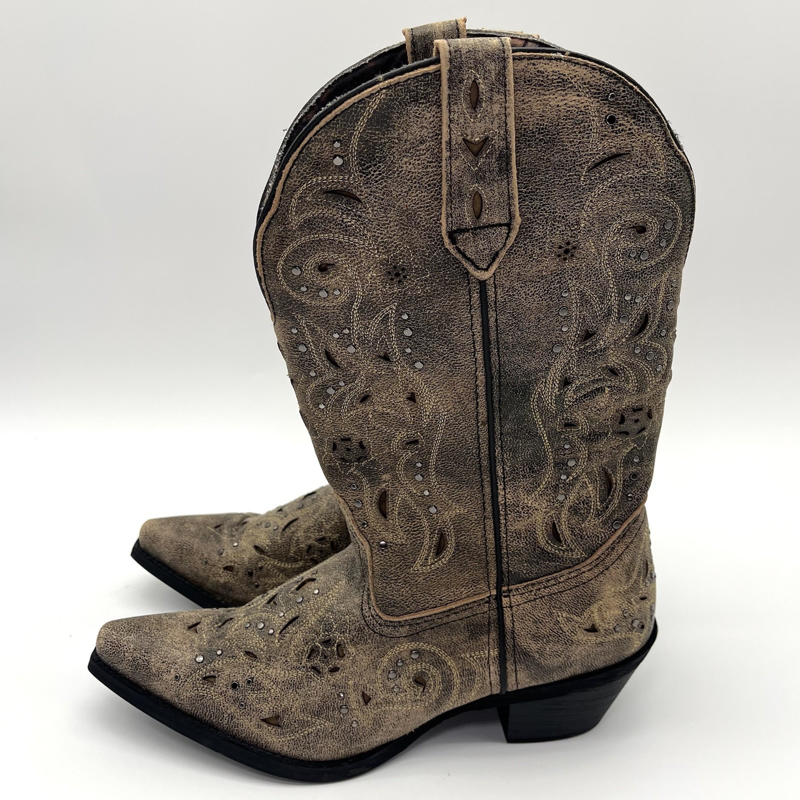 Laredo Boots Women’s 9.5 Wide Western Snip Toe Studded Brown Distressed NEW