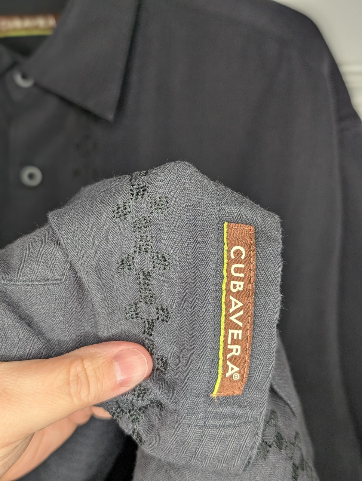 Cubavera Short Sleeve Black Embroidered Button Up Guayabera Shirt Men’s Size XL