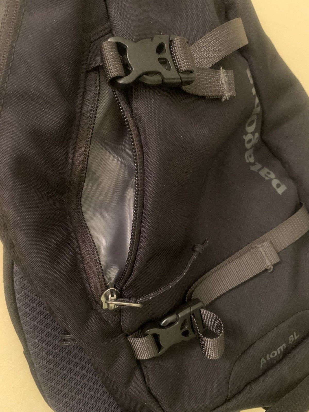 Patagonia Atom Sling Crossbody Bag 8L Black