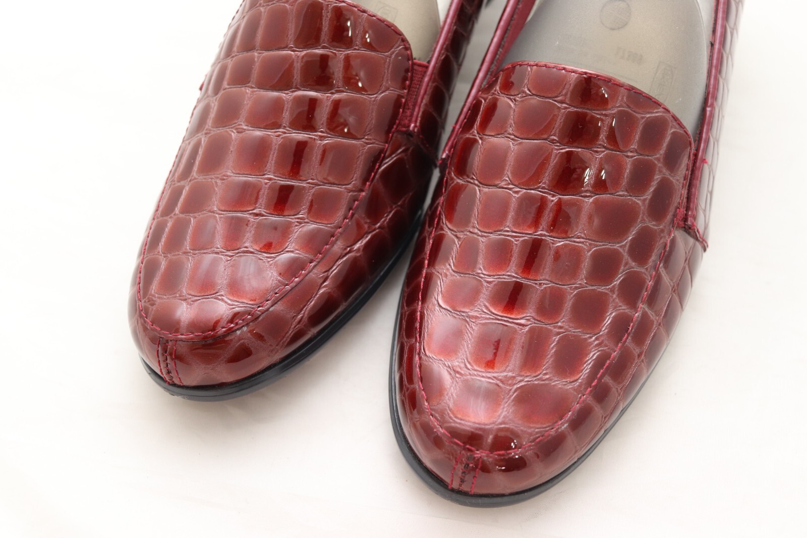TROTTERS Women’s Size 9M Croc Print Patent Leather Slip On Pumps T1274