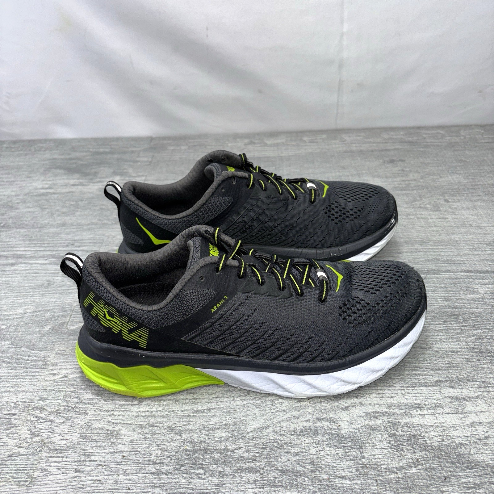 Hoka One One Arahi 3 Running Shoe Womens Size 7.5 Gray Athletic Gym Sneaker