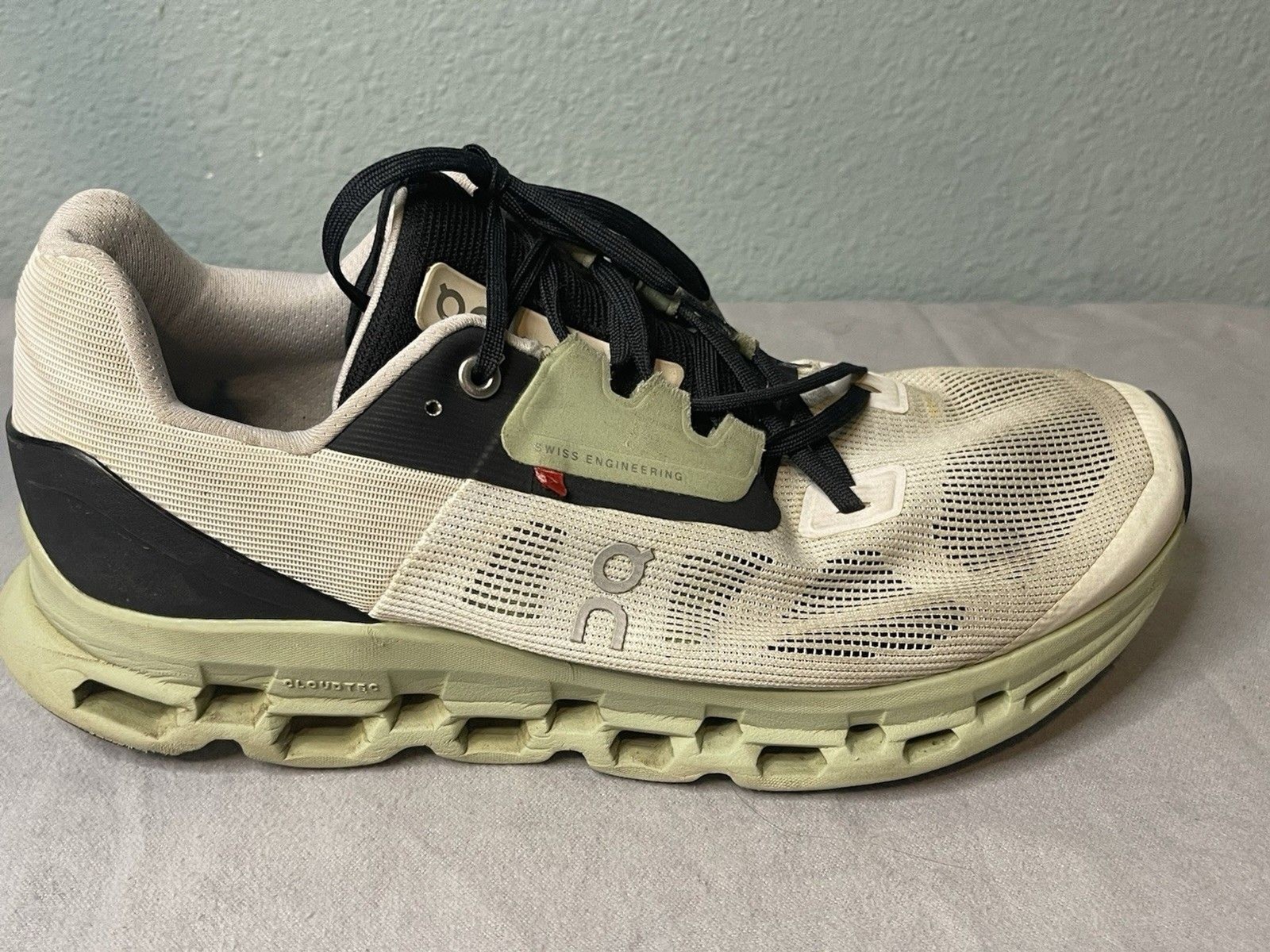 On Cloud Cloudstratus 2 Womens Sz 11 Running Shoes Sneakers Sage White 39.98997