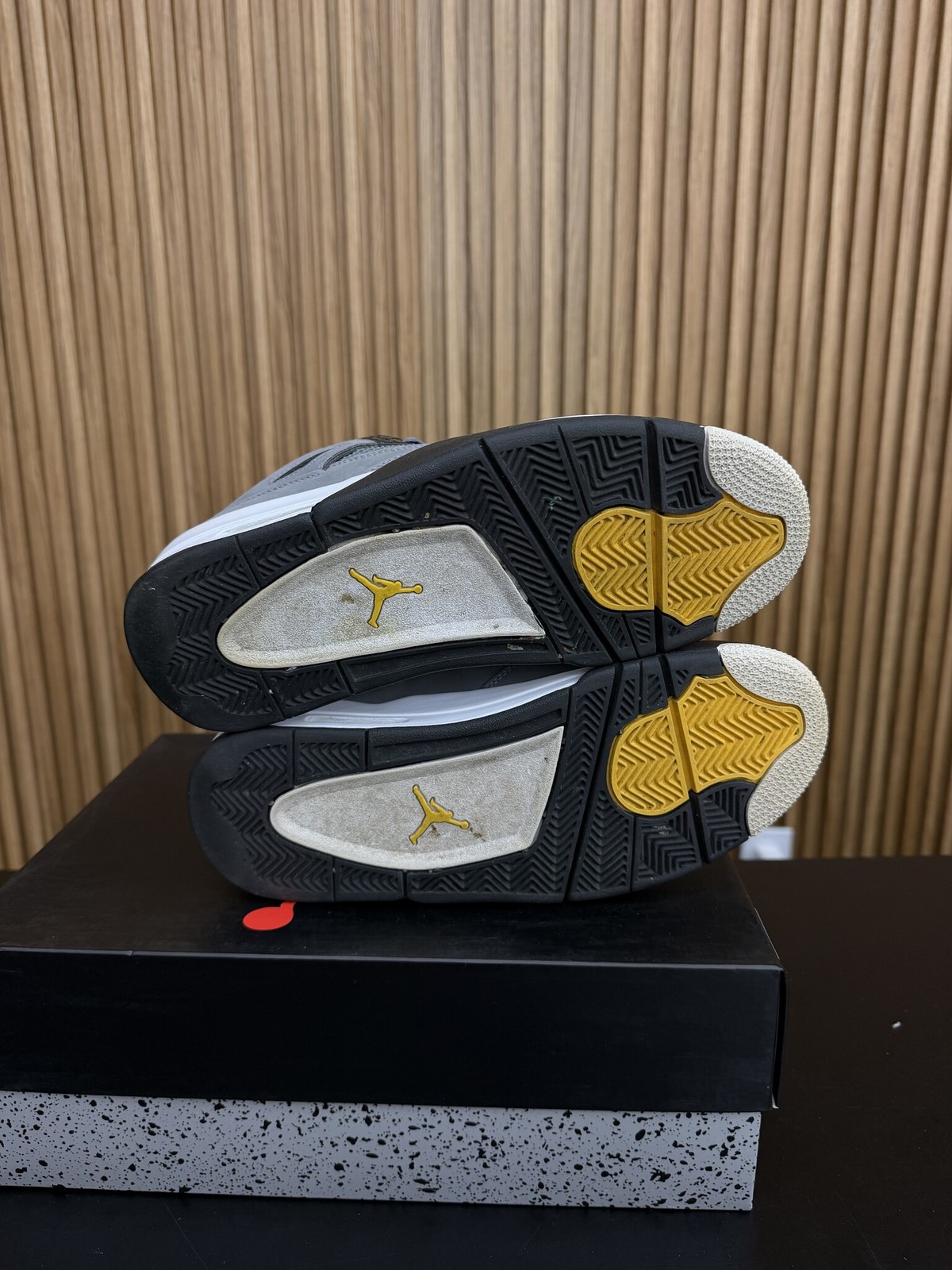 Jordan 4 Retro Cool Grey (2019) Size 8.5, PREOWNED-R
