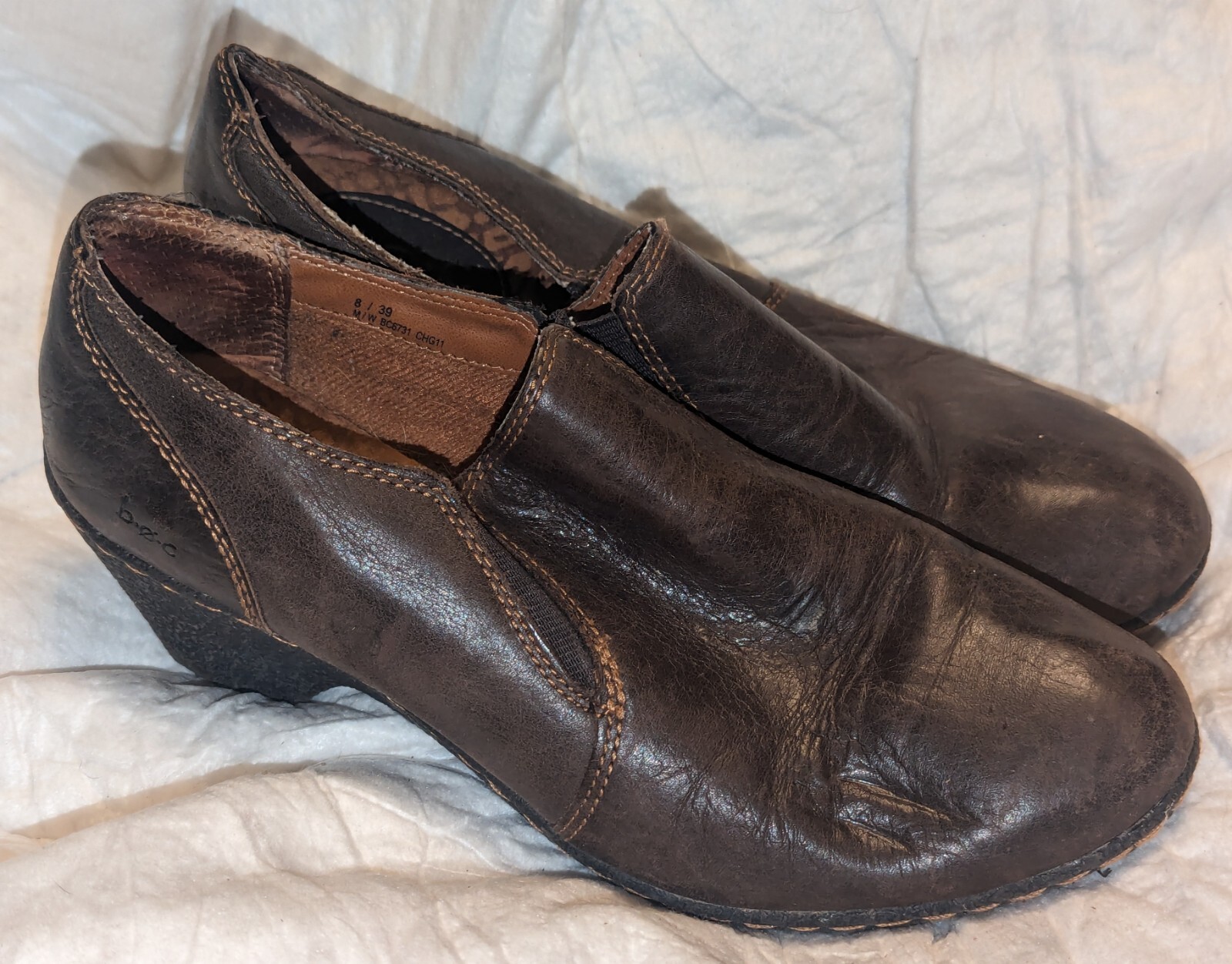 Born boc Brown Leather Slip-on Elastic Gore Chunk Heel Size 8 US /EU 39