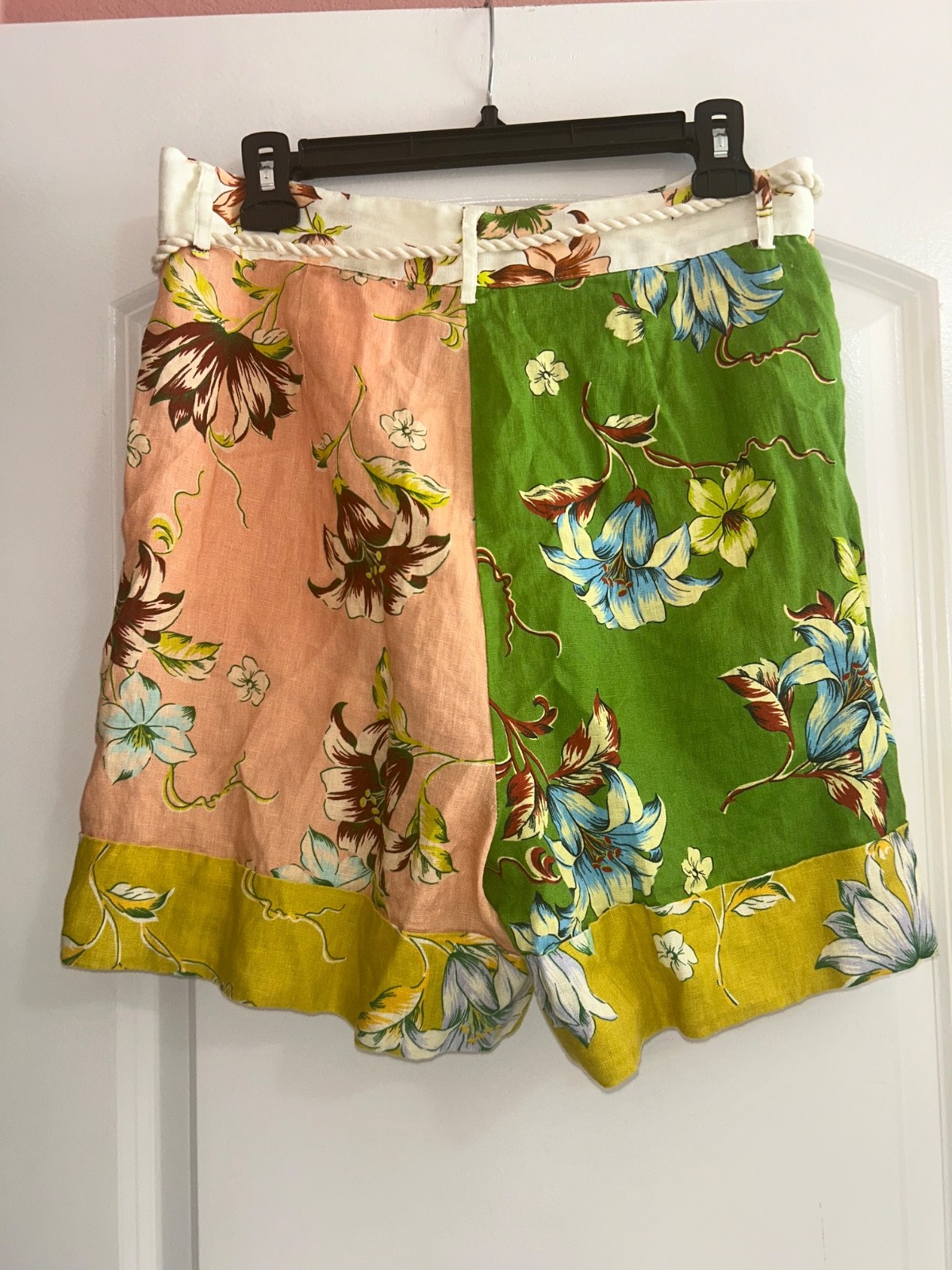 Magaschoni Women’s Linen Floral Pleated Shorts Size 8 NWT Tasseled Rope Belt