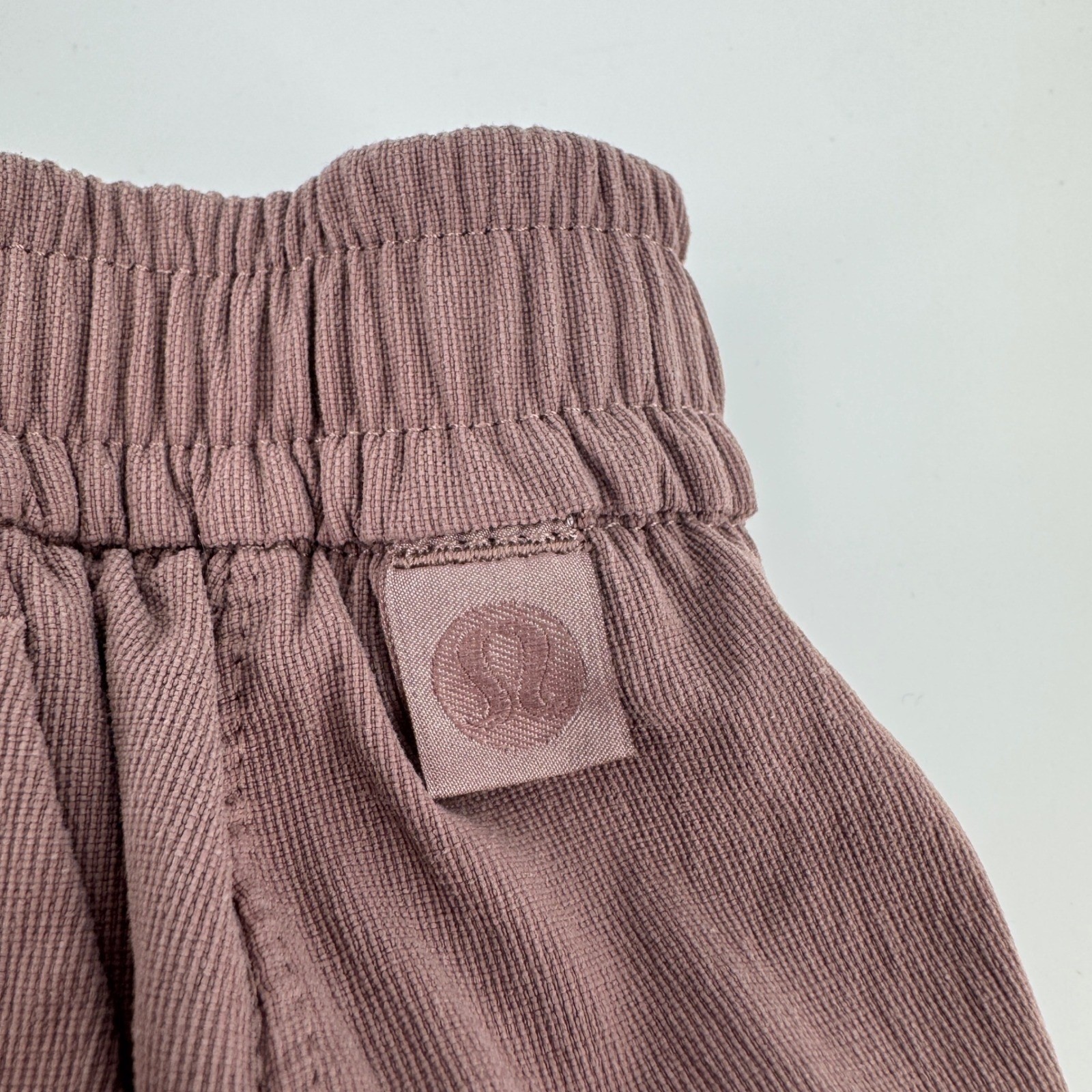 Lululemon Align High Rise Shorts Mauve Purple Women’s Small Workout Beach 4″
