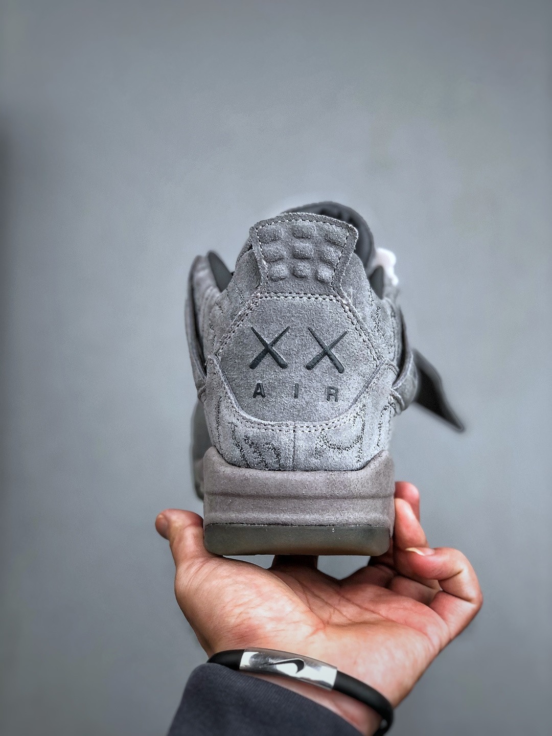 930155-003 New KAWS AJ4 Retro Cool Grey 2017 Men’s Size 4-13
