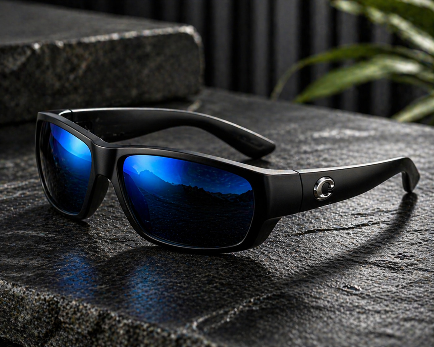 Costa Del Mar Polarized Sunglasses Blue Mirror Lens UV400 Fishing Driving