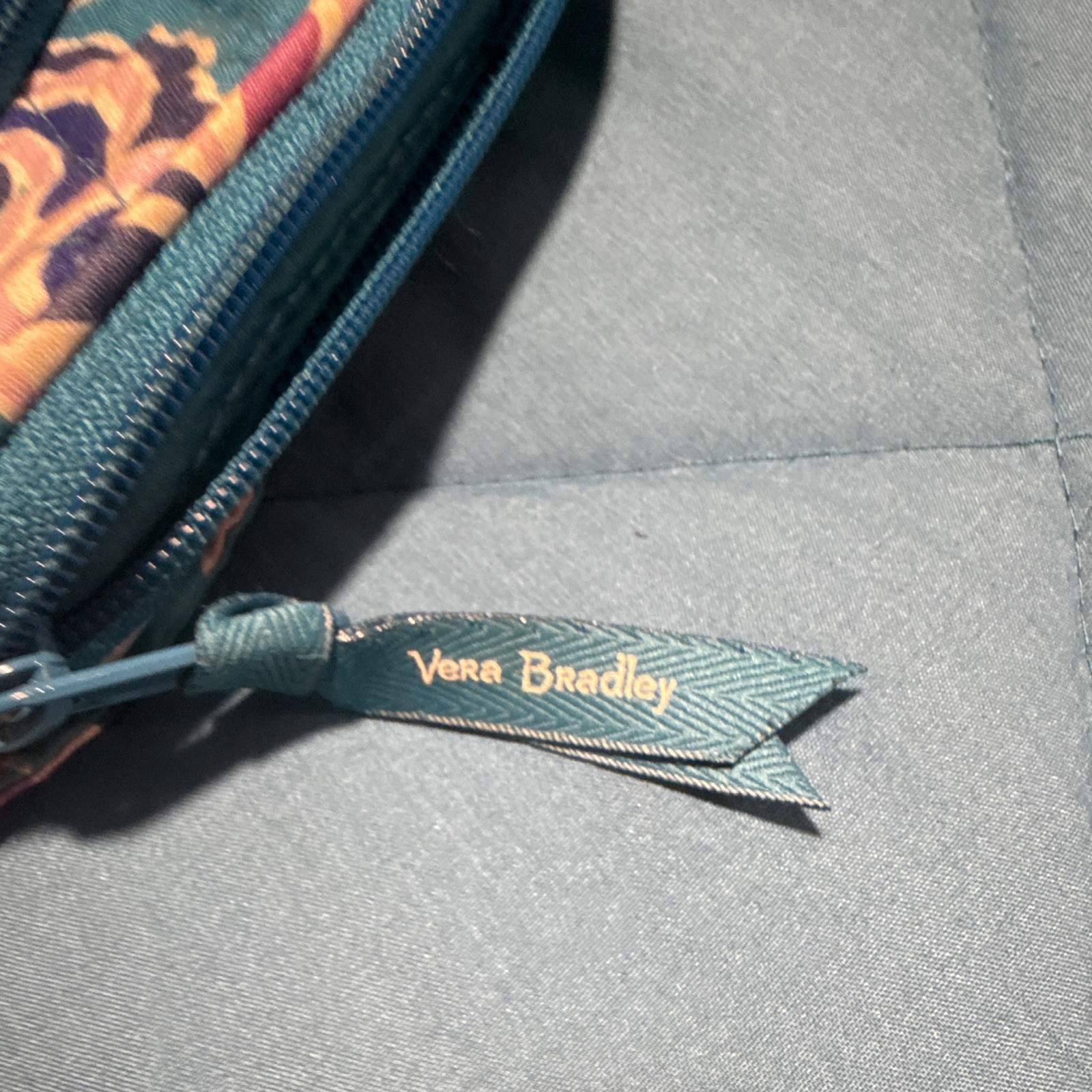 Vera Bradley Paisley Teal Multicolor Crossbody Bag Zip & Magnetic, Pockets