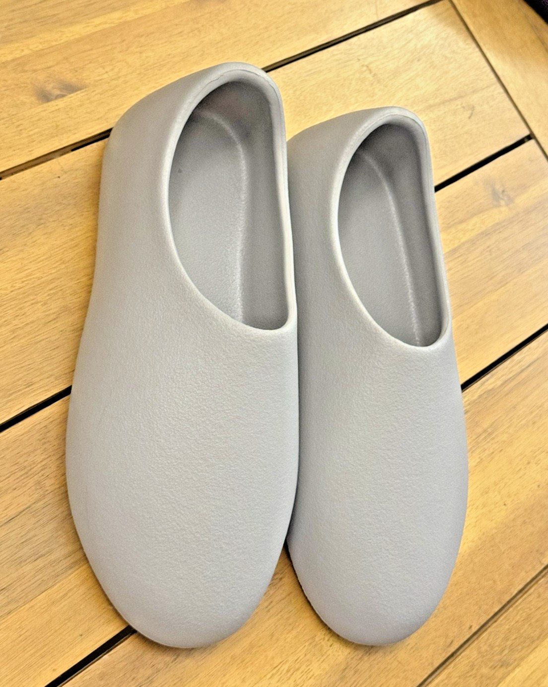 BRAND NEW – Ye Kanye West Yeezy Slippers YZY SL-01 Black SLPRS Men’s Size 9