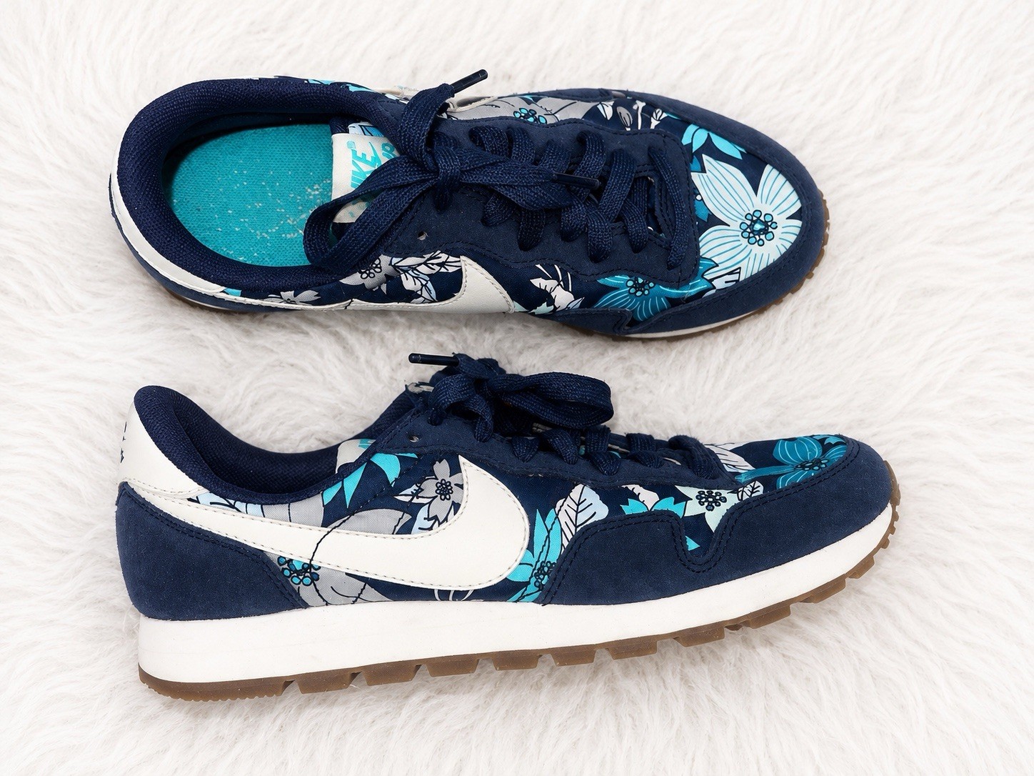 Nike MD Runner 2 Blue Floral Print Sneakers Women’s Size 8.5 Retro Casual