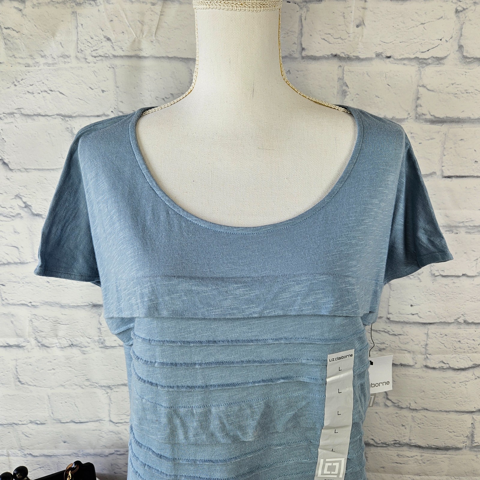 NWT Liz Claiborne Size L Light Indigo Blue Cap Sleeve Tiered Pullover Top Blouse