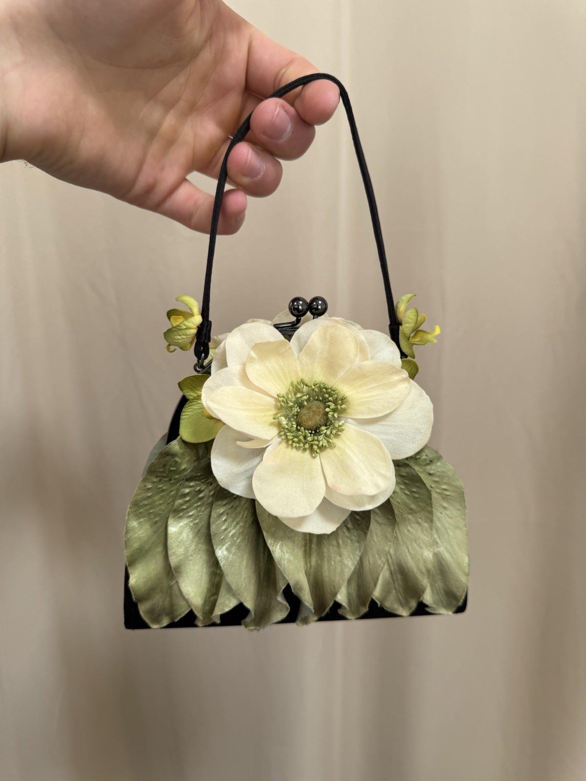 Black Lucite Floral Clutch Purse Evening Bag w/ Cream Flower & Handle