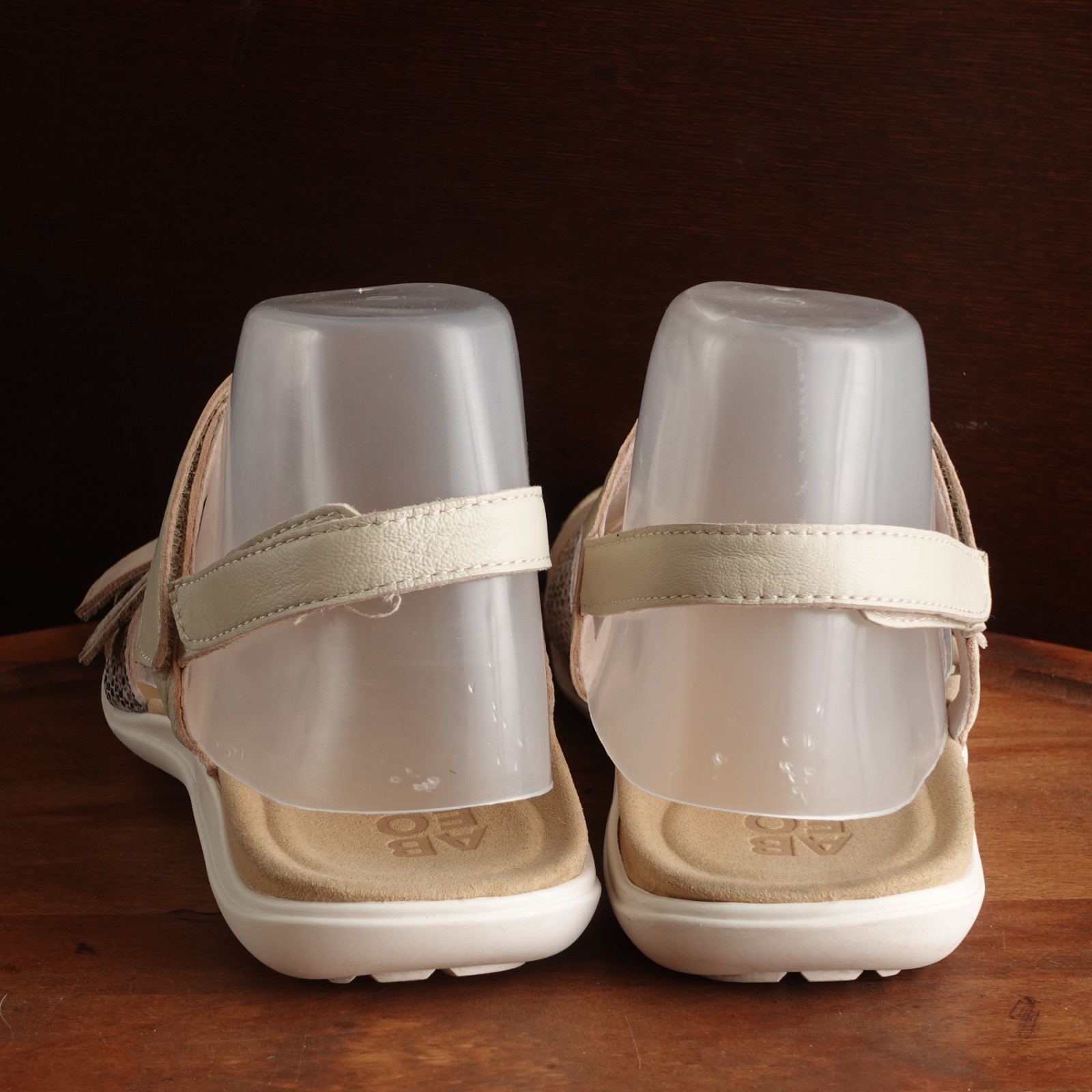 Abeo Sandals WMS SZ 8 Beige Briar Leather Comfort Coastal Walking Travel Shoes